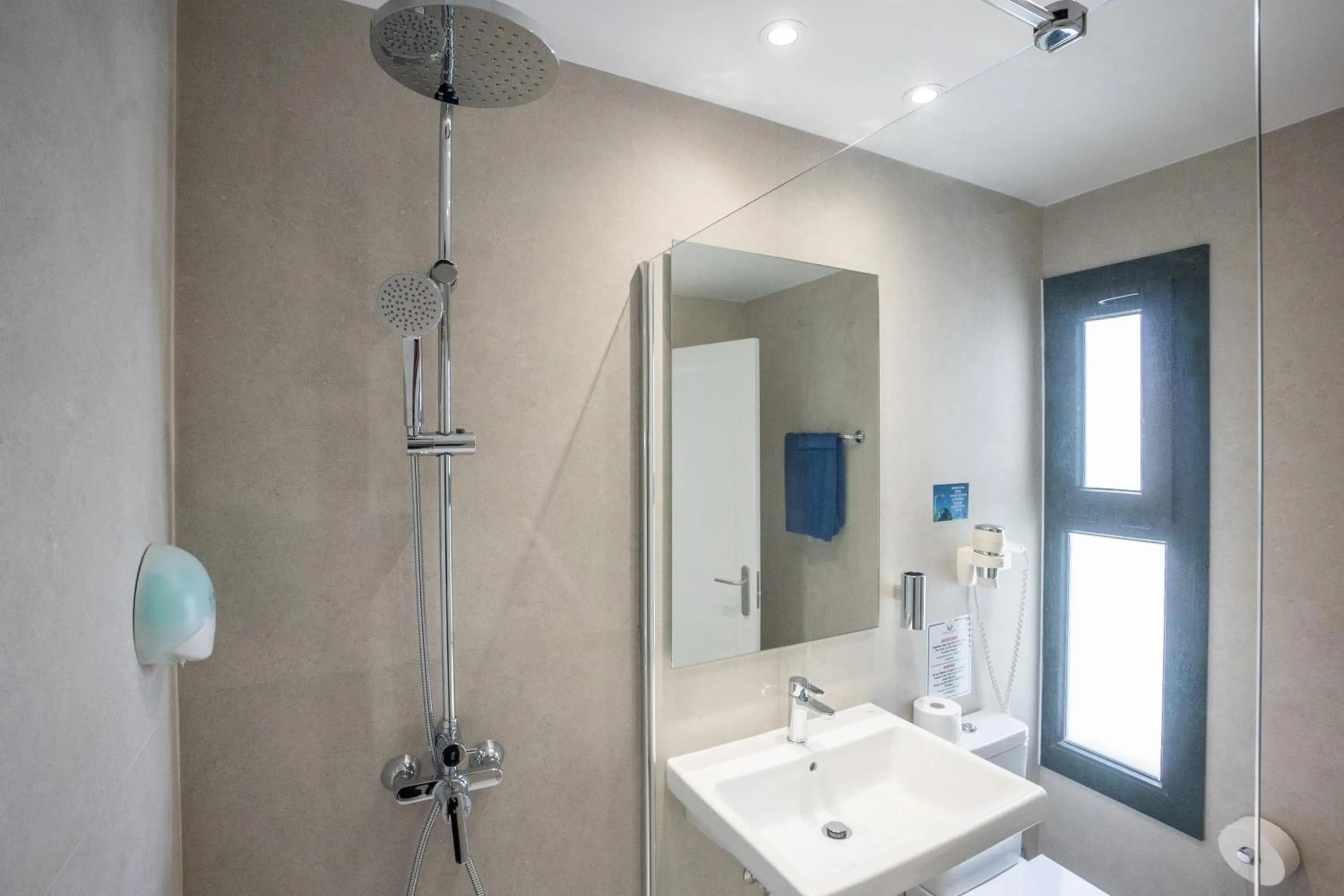 Bathroom in Bitacora Lanzarote Club