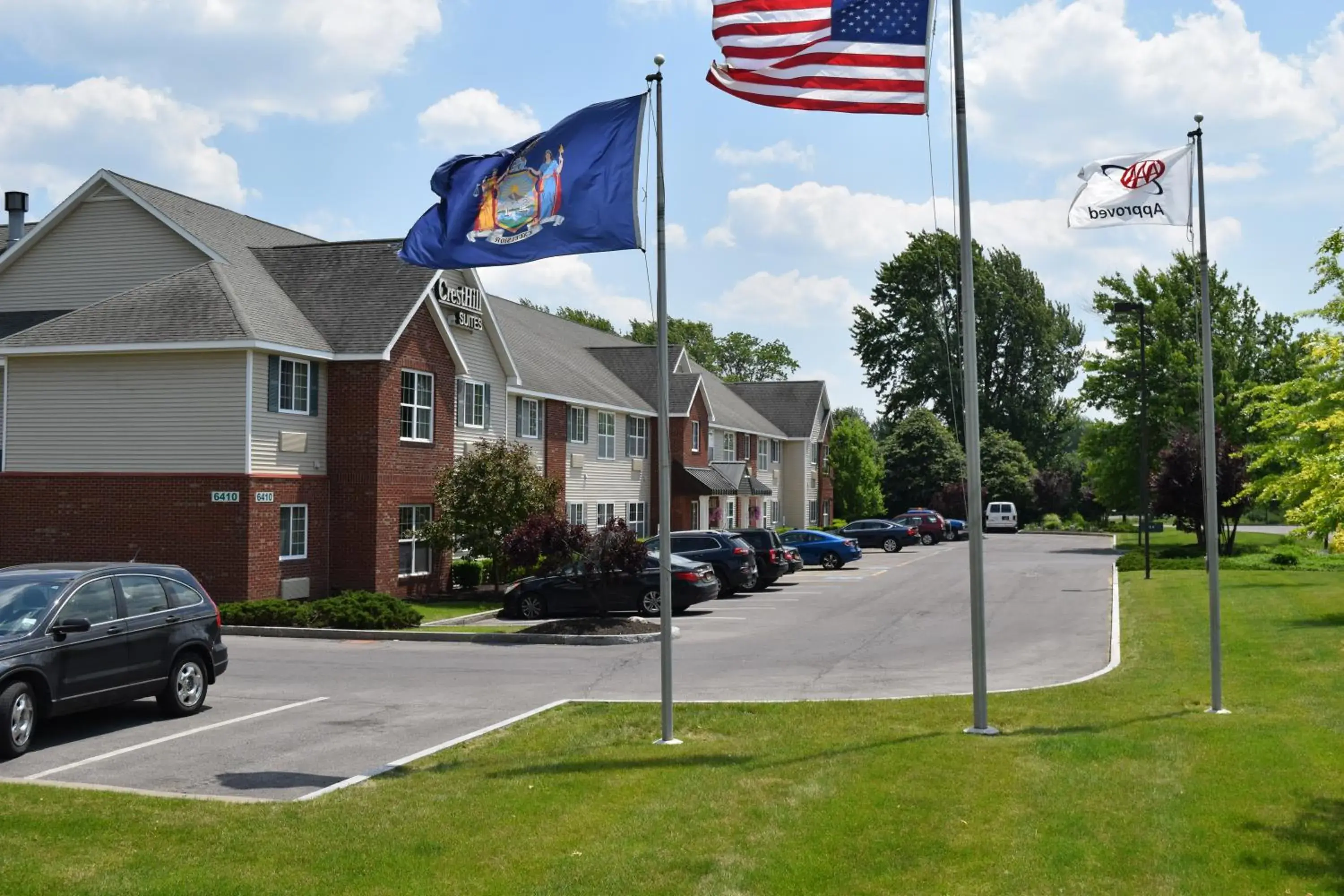 Property building in Cresthill Suites Syracuse Property building in Cresthill Suites Syracuse