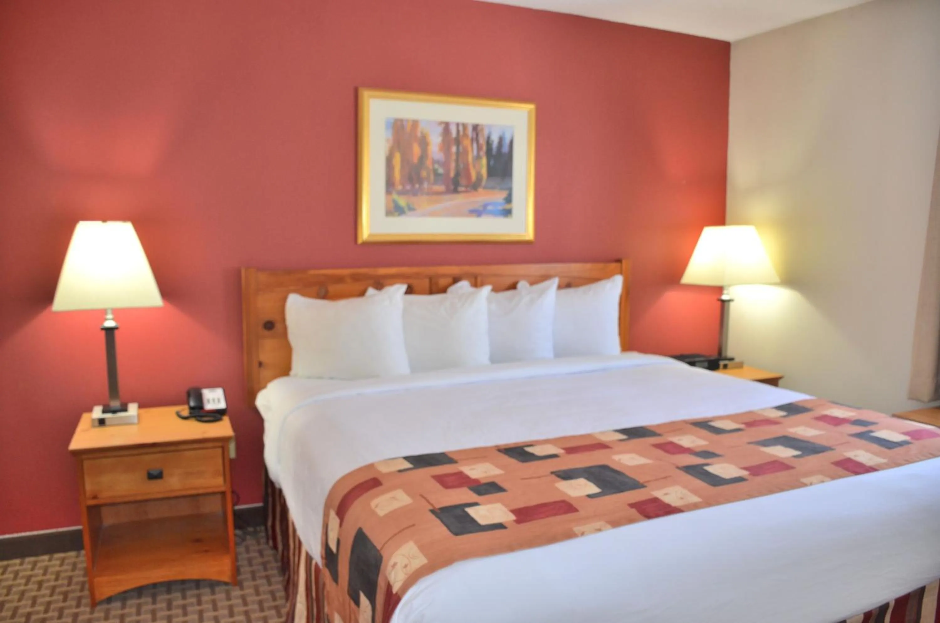 Bed in Cresthill Suites Syracuse