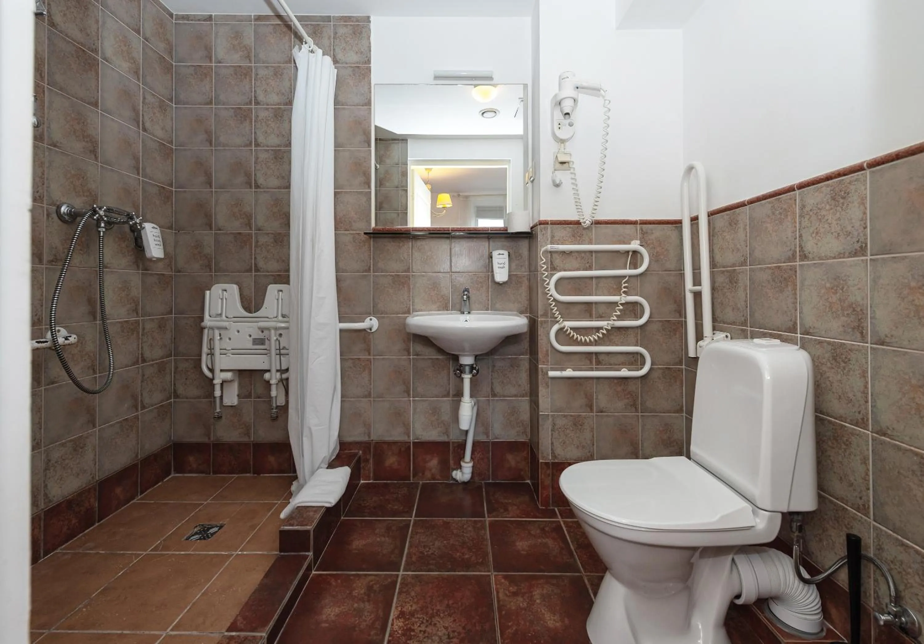 Shower in Alexa Old Town