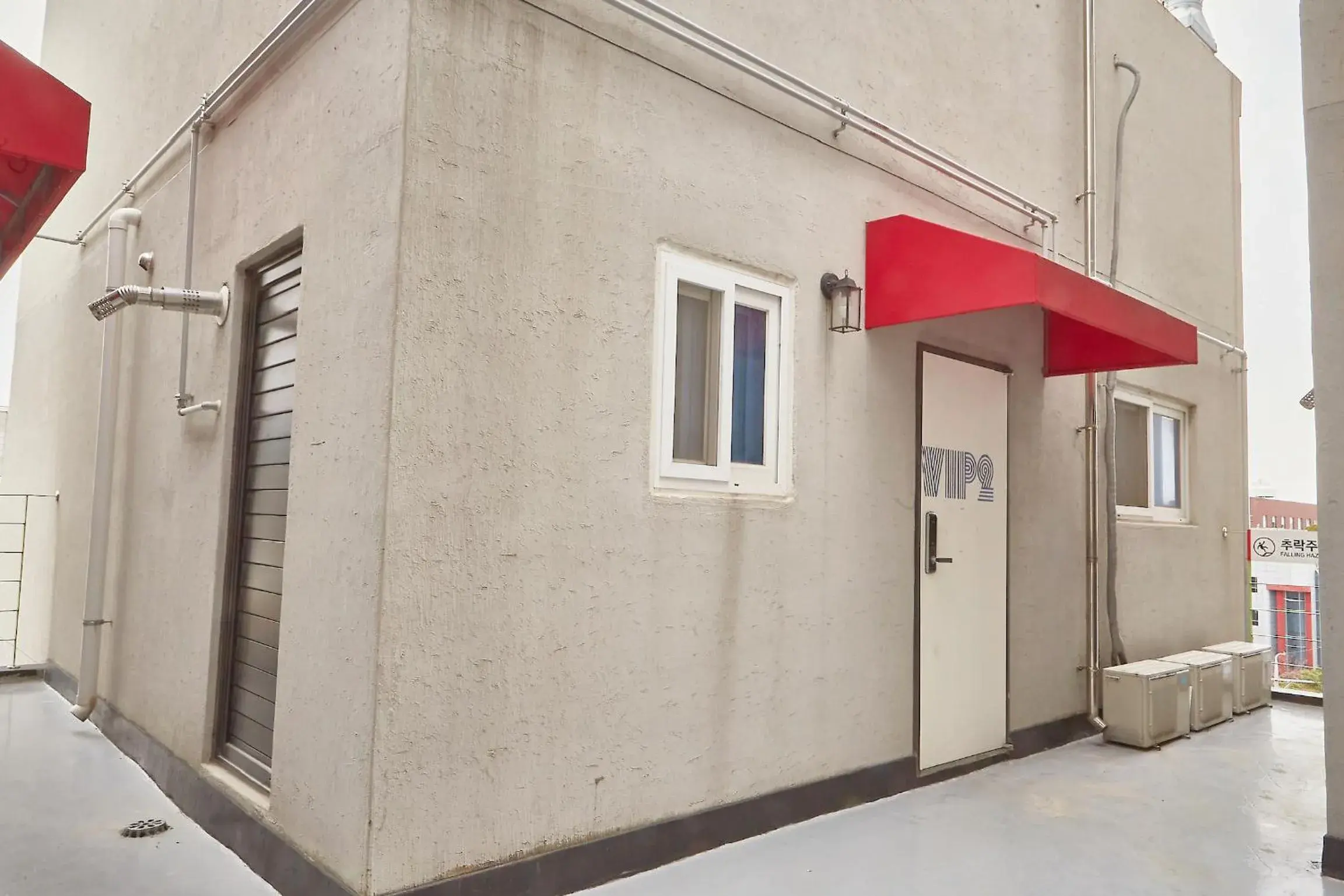 Property building in Guest 145 Property building in Guest 145