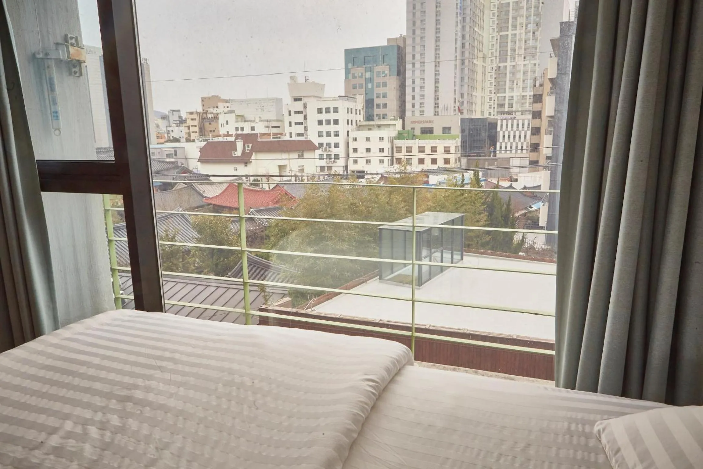 Bedroom, Bed in Guest 145