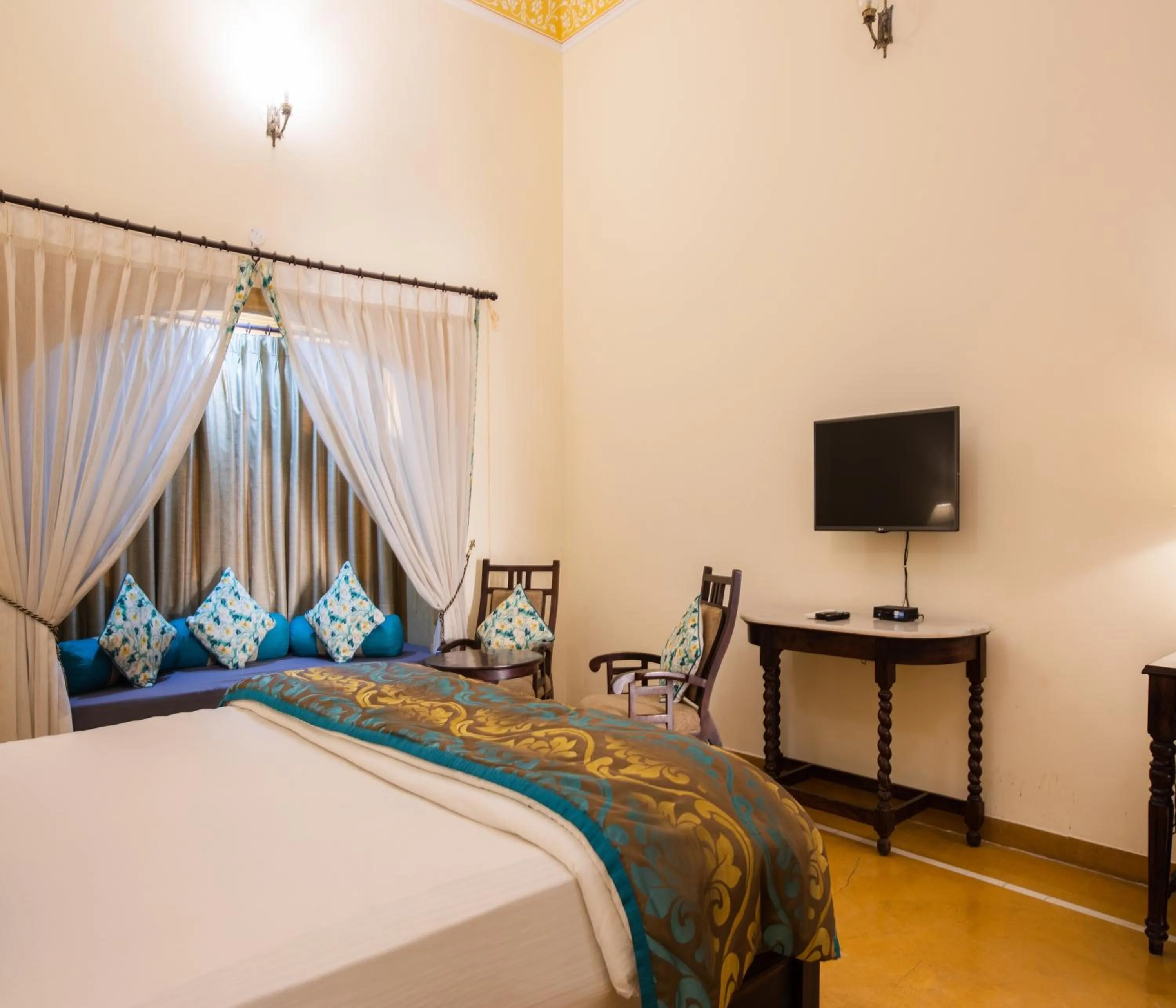 hair dresser, Bed in SKK The Fern An Ecotel Hotel, Jaisalmer