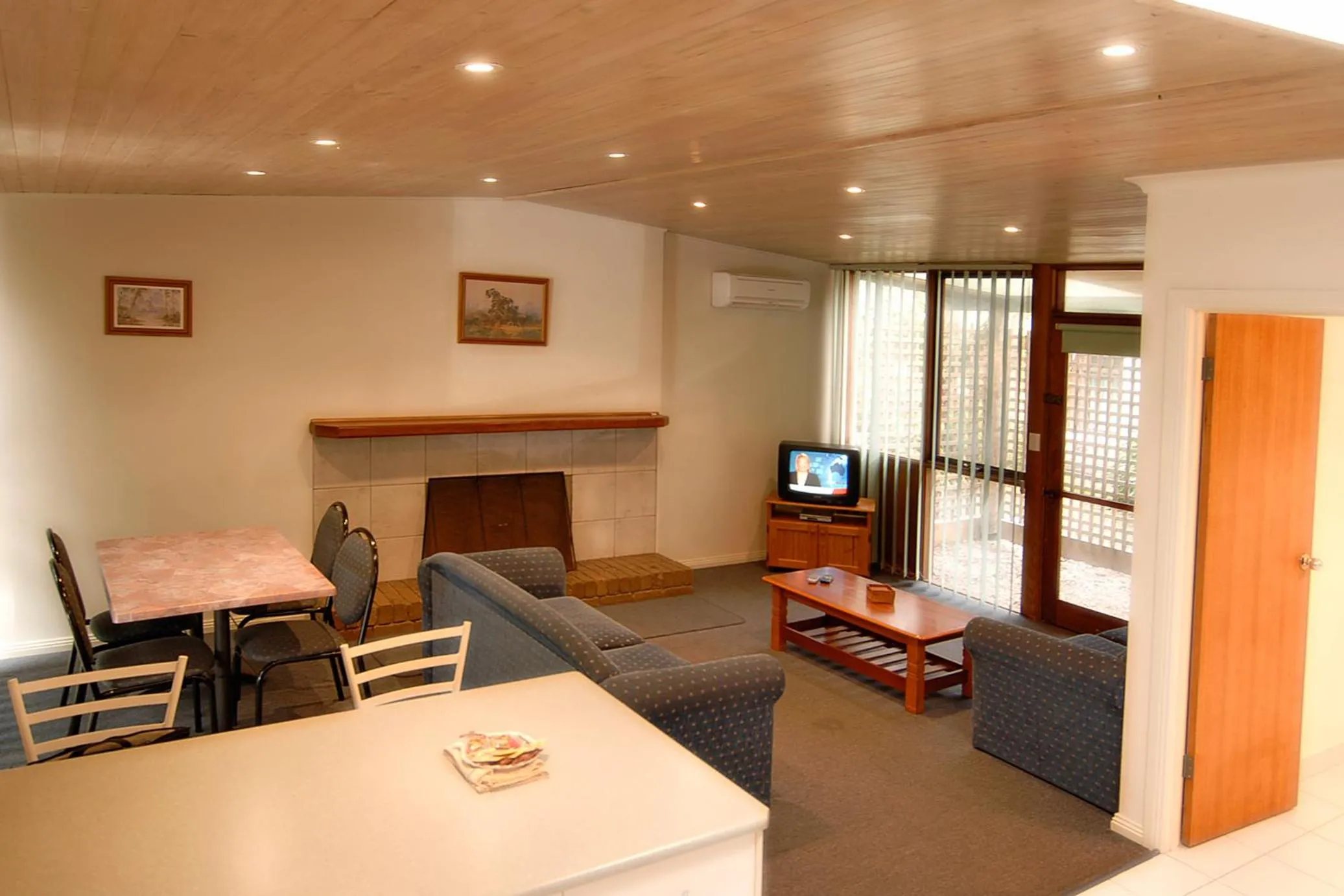 Kitchen or kitchenette in Mallacoota Log cabins