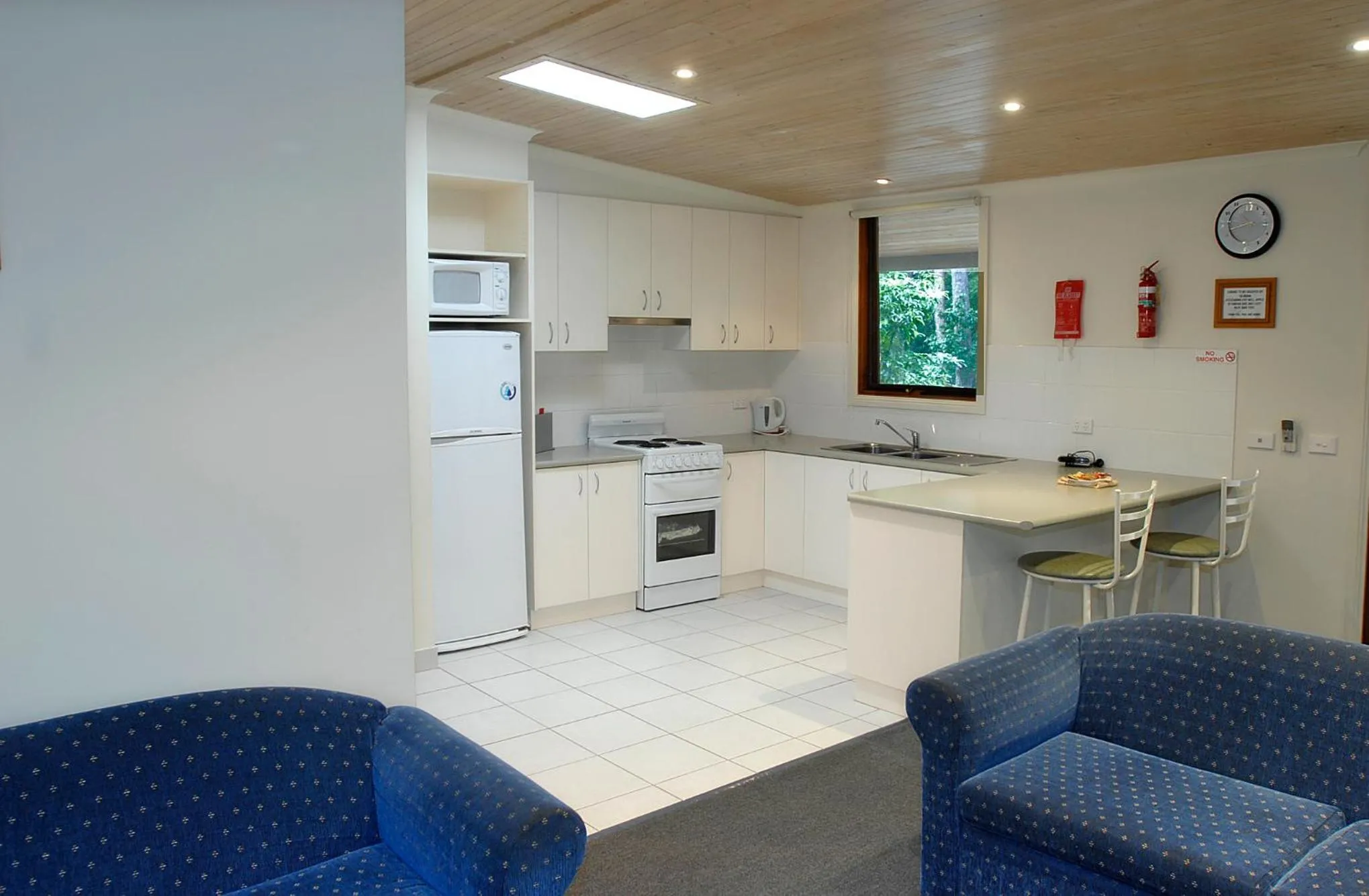 Kitchen or kitchenette in Mallacoota Log cabins