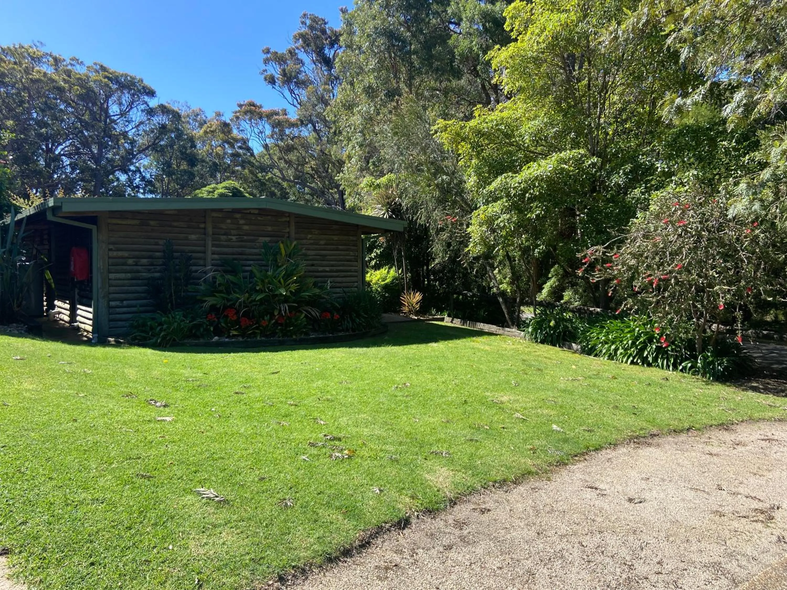 Mallacoota Log cabins