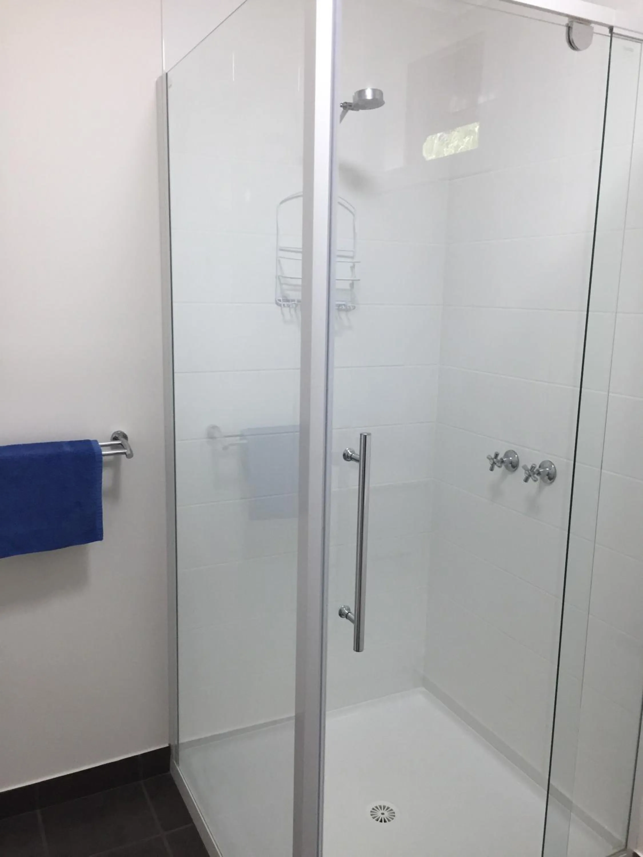 Shower in Mallacoota Log cabins