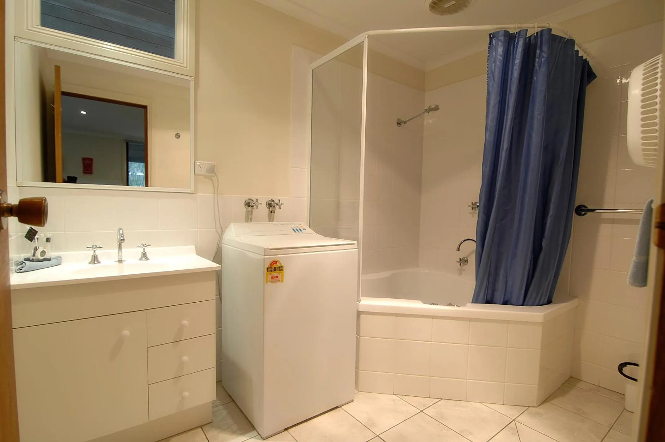 Shower in Mallacoota Log cabins