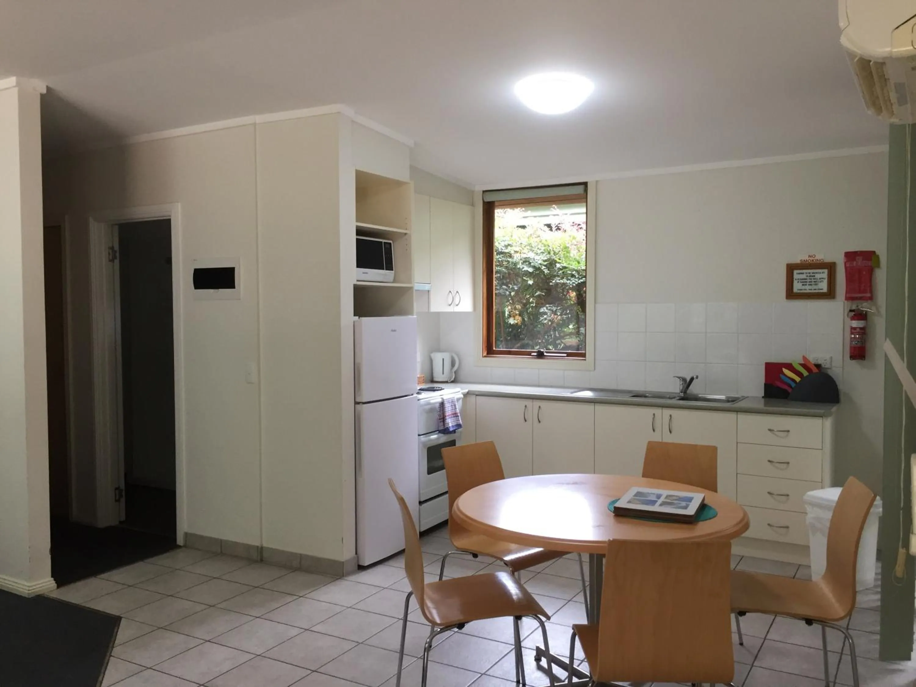 Kitchen or kitchenette in Mallacoota Log cabins