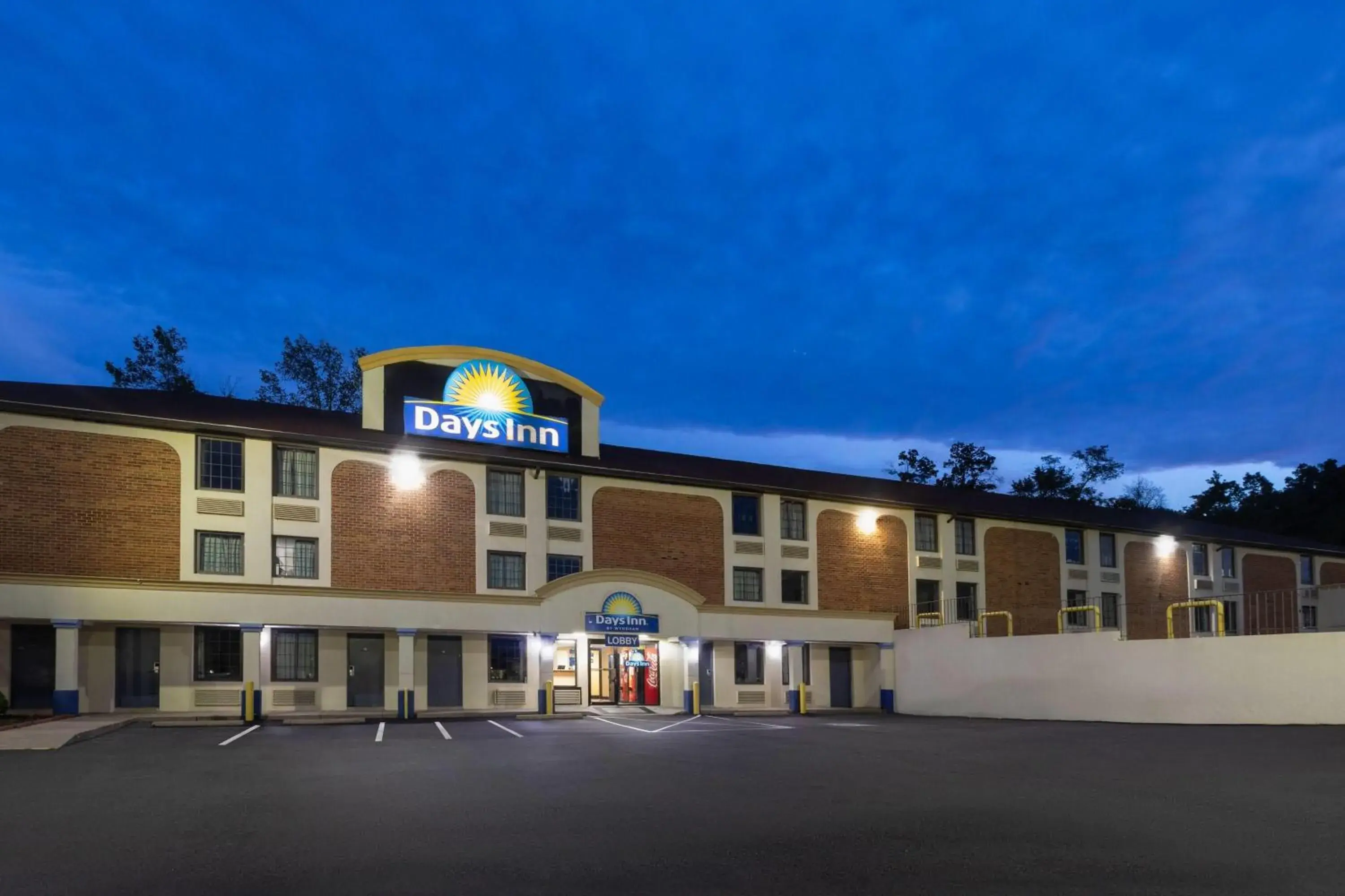 Property building in Days Inn by Wyndham Dumfries Quantico Property building in Days Inn by Wyndham Dumfries Quantico