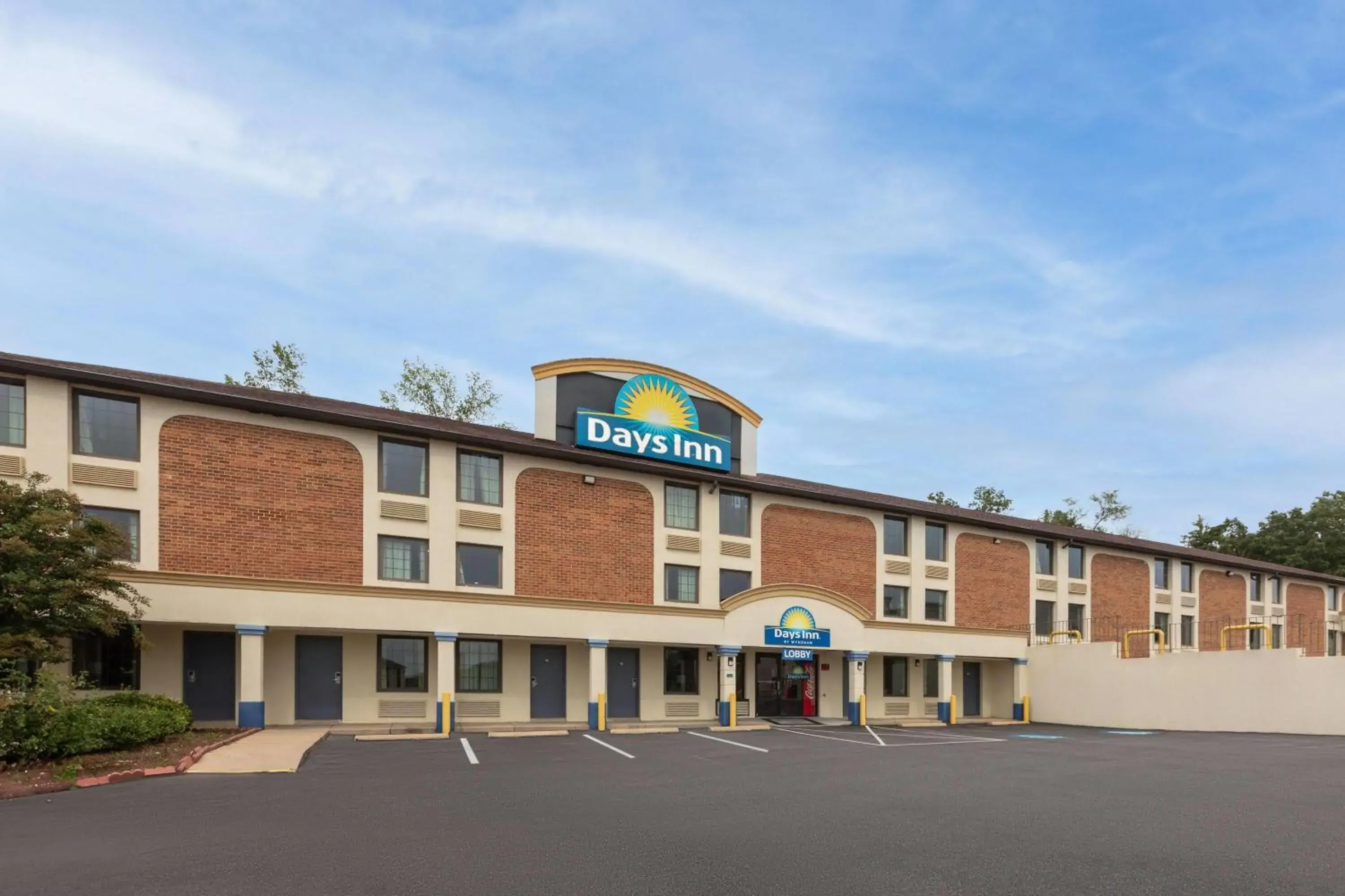 Property building in Days Inn by Wyndham Dumfries Quantico Property building in Days Inn by Wyndham Dumfries Quantico