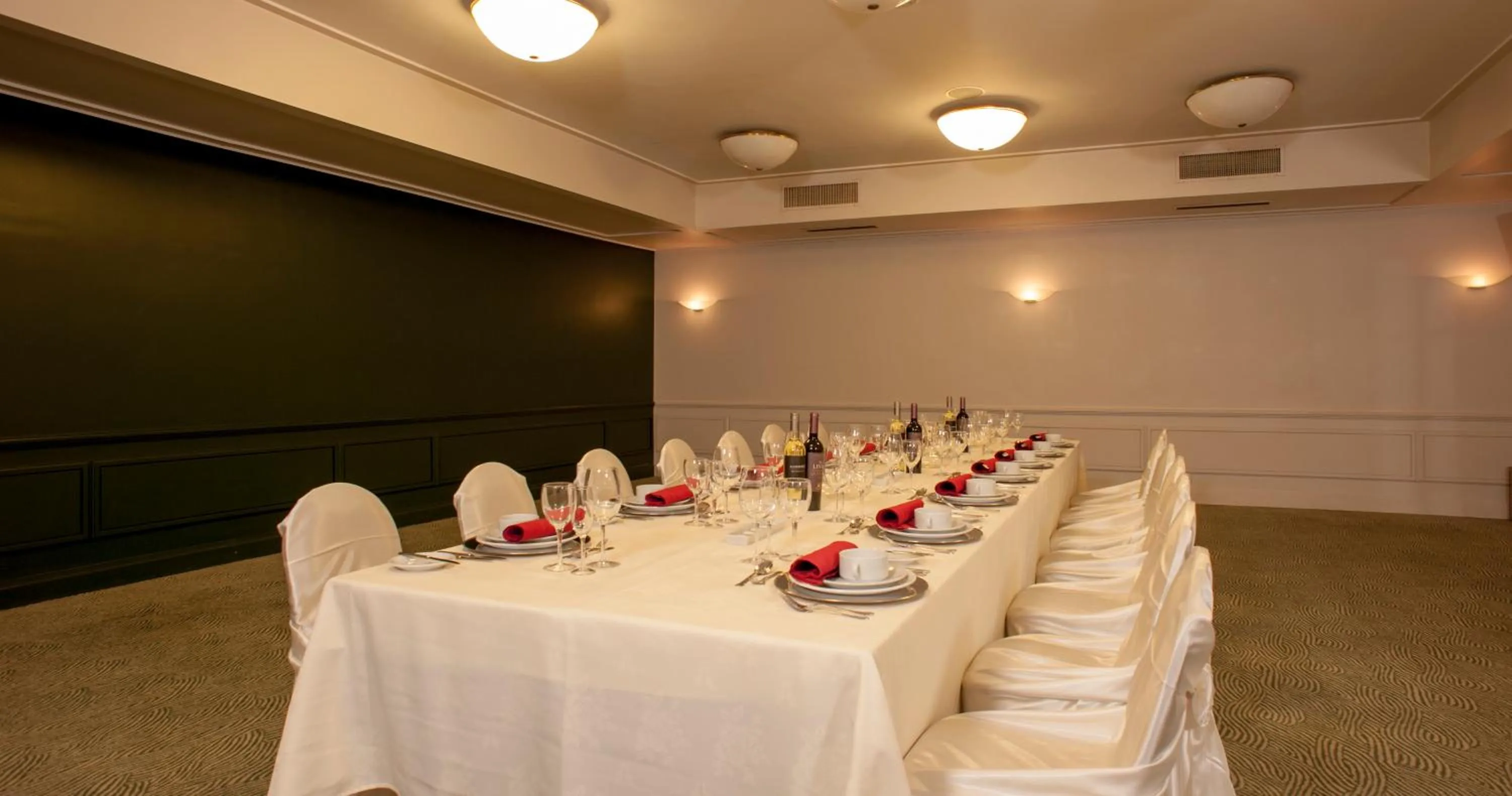 Communal lounge/ TV room in Austral Express