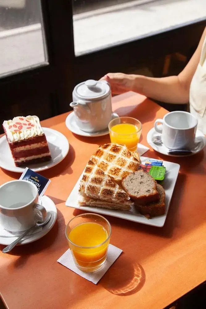 Lounge or bar in Austral Express Lounge or bar in Austral Express