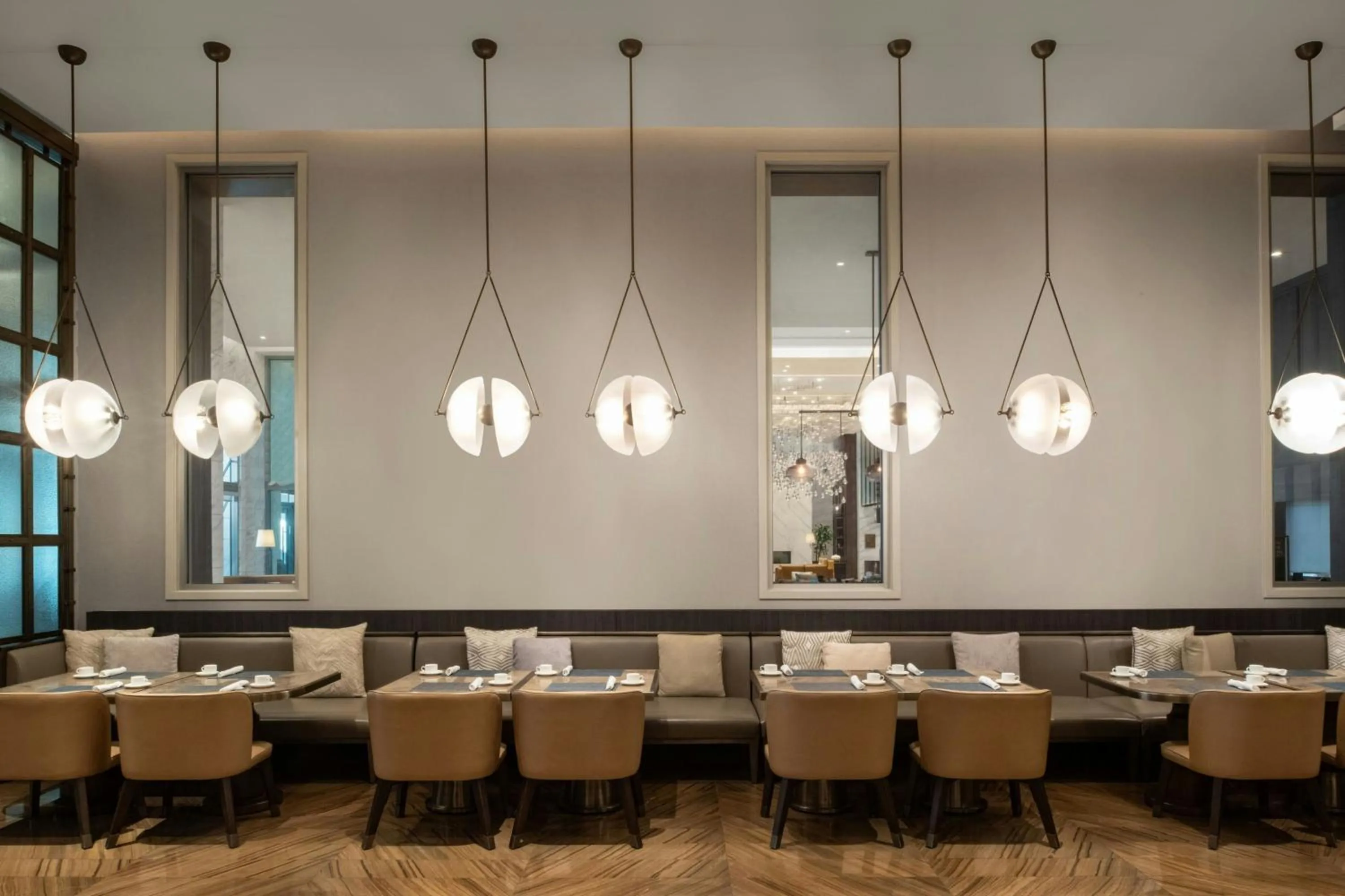 Restaurant/places to eat in Sheraton Los Angeles San Gabriel