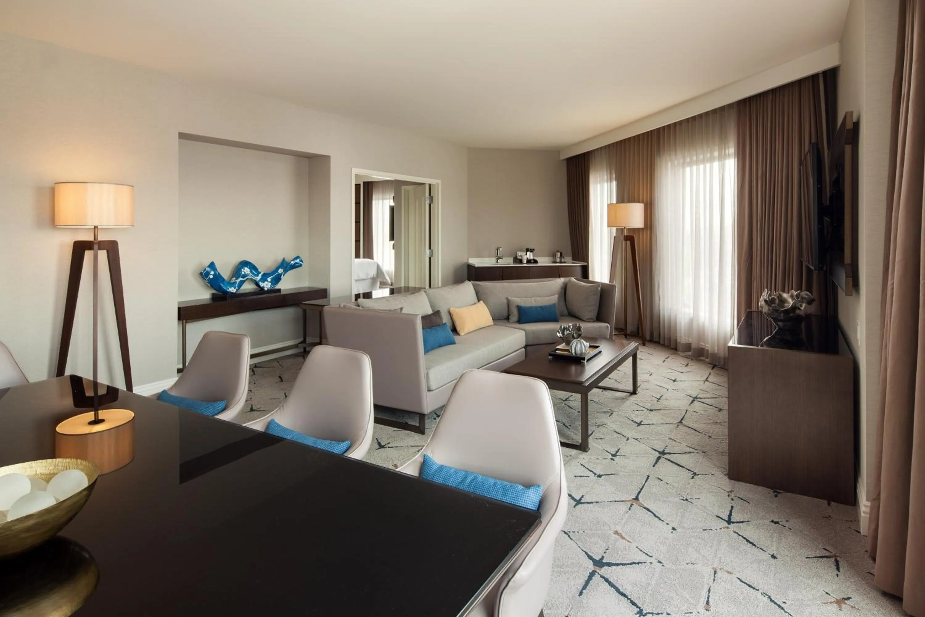 Photo of the whole room in Sheraton Los Angeles San Gabriel