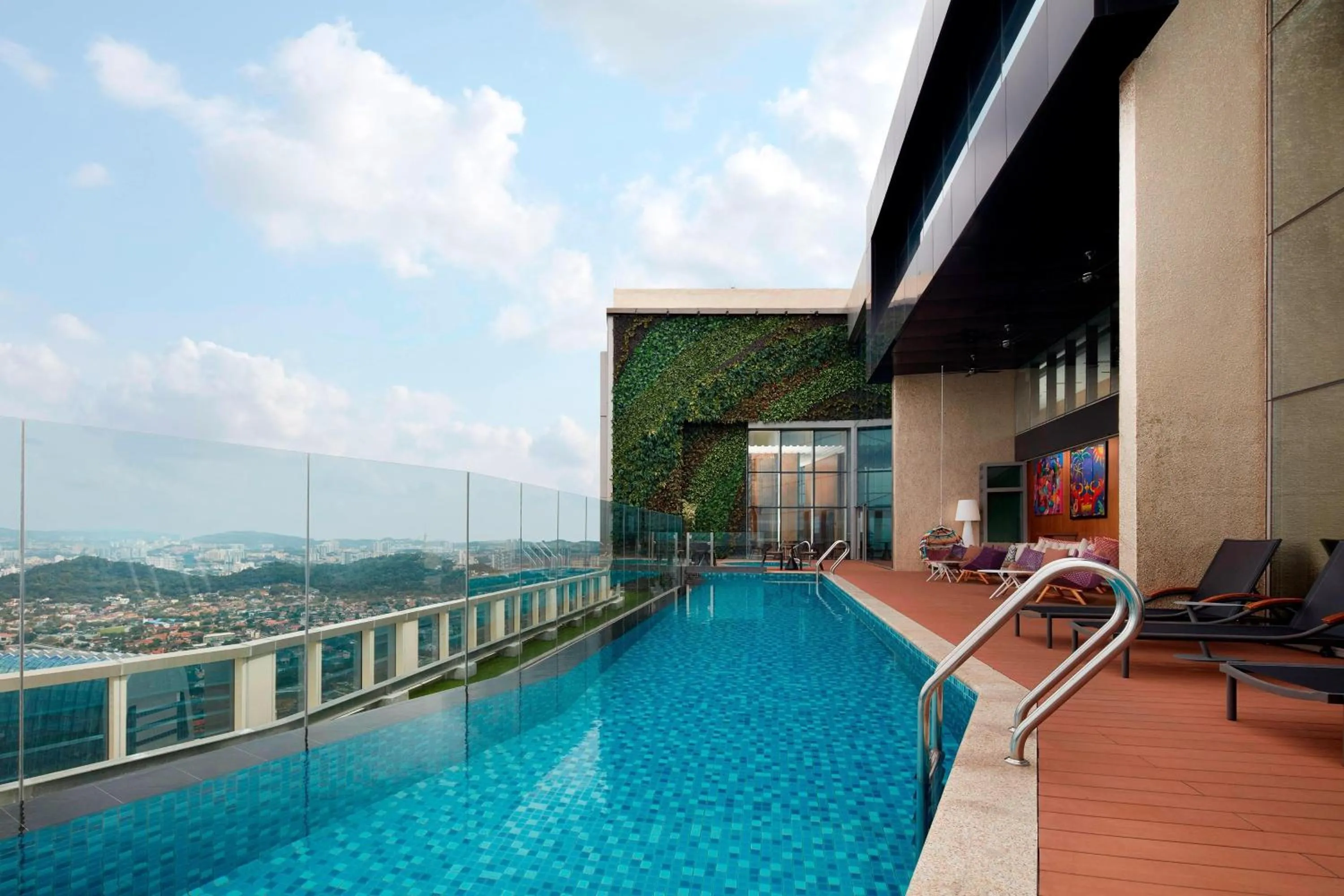 Swimming pool in Sheraton Petaling Jaya Hotel
