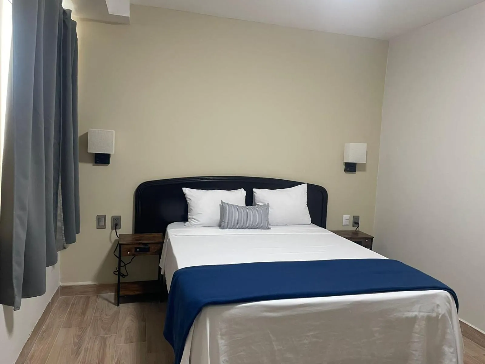 Photo of the whole room, Bed in Hotel Plaza del Arco - Monterrey