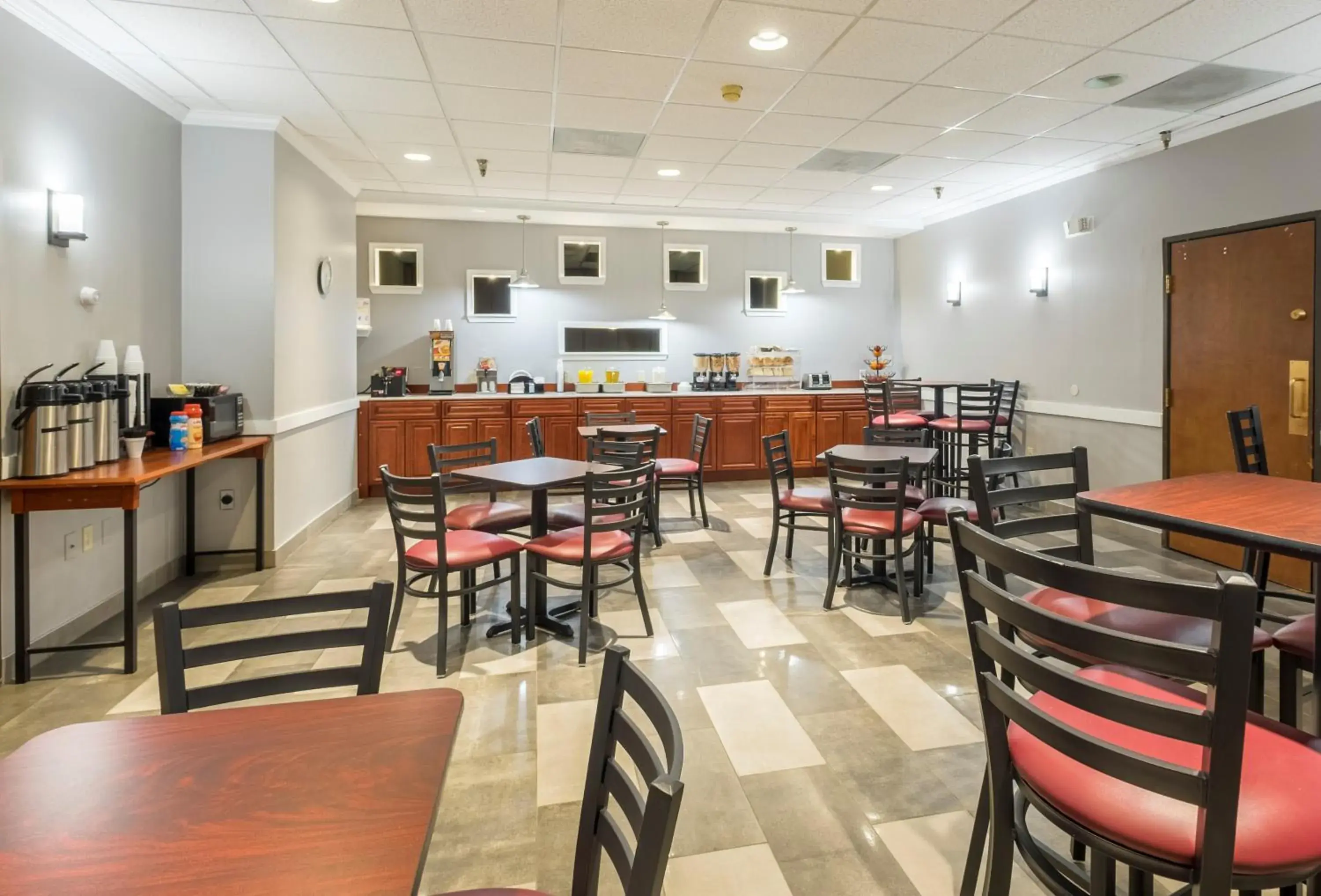 Lounge or bar in Red Roof Inn Fulton Lounge or bar in Red Roof Inn Fulton