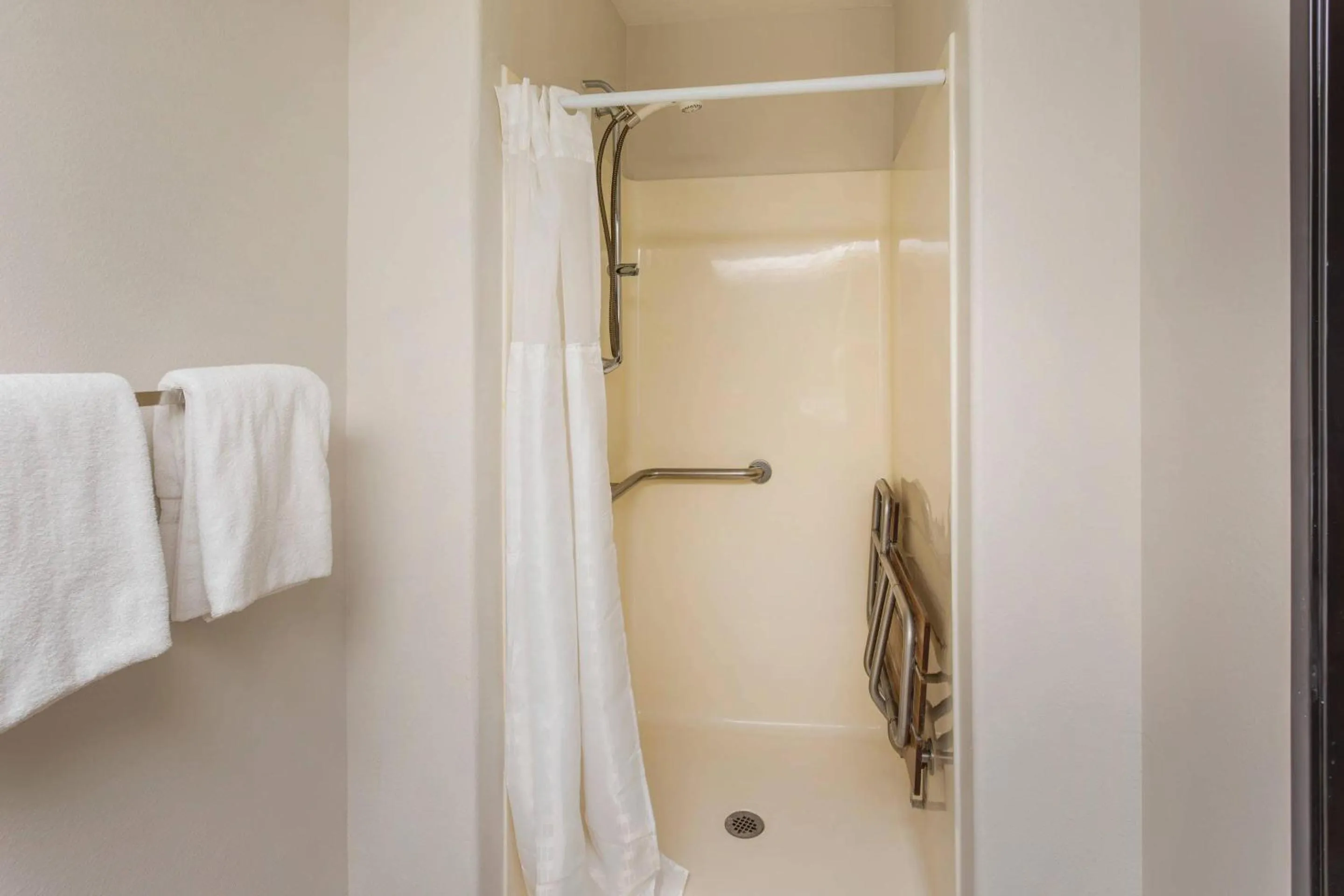 Bedroom in Quality Inn & Suites Fillmore I-15