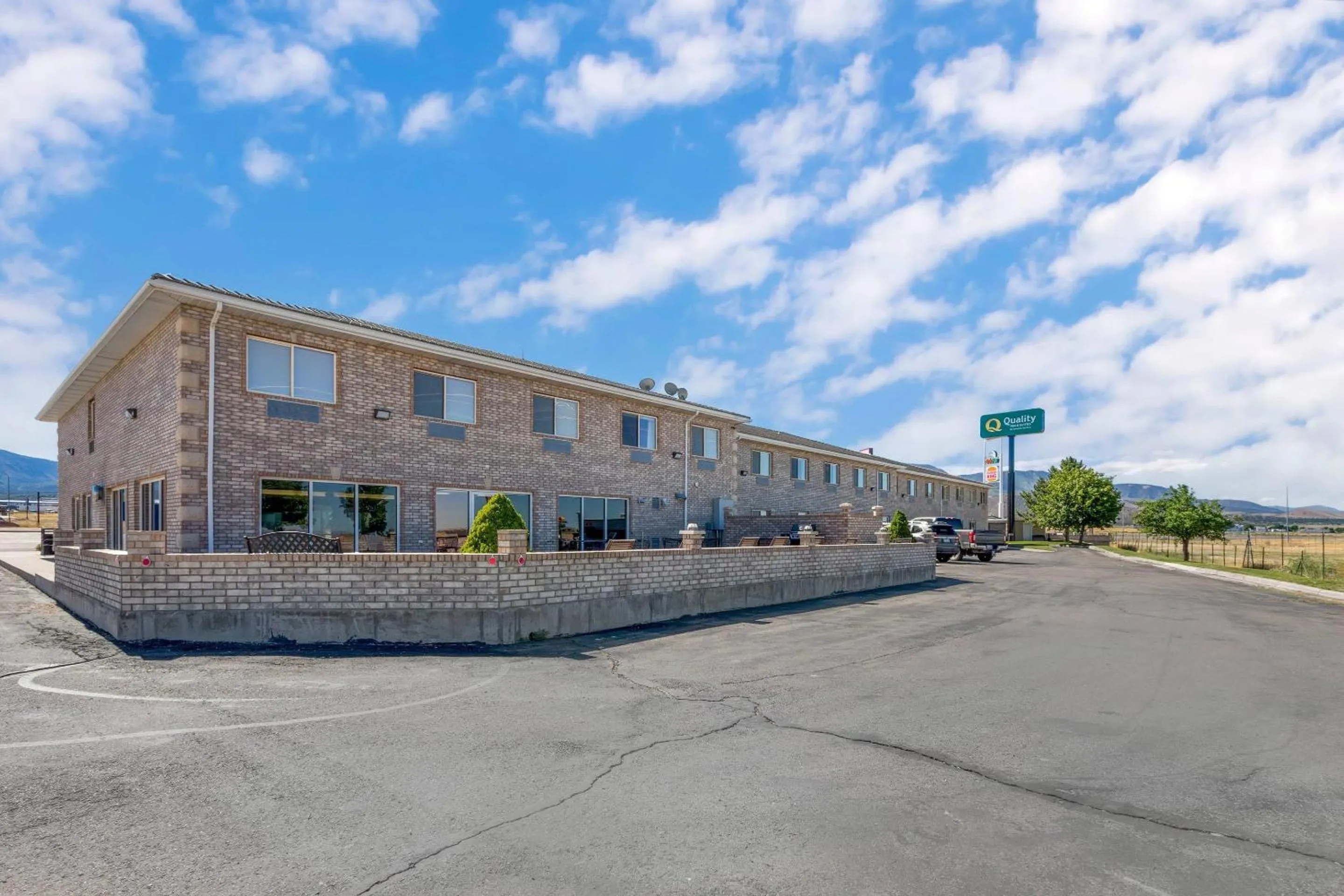 Property building in Quality Inn & Suites Fillmore I-15