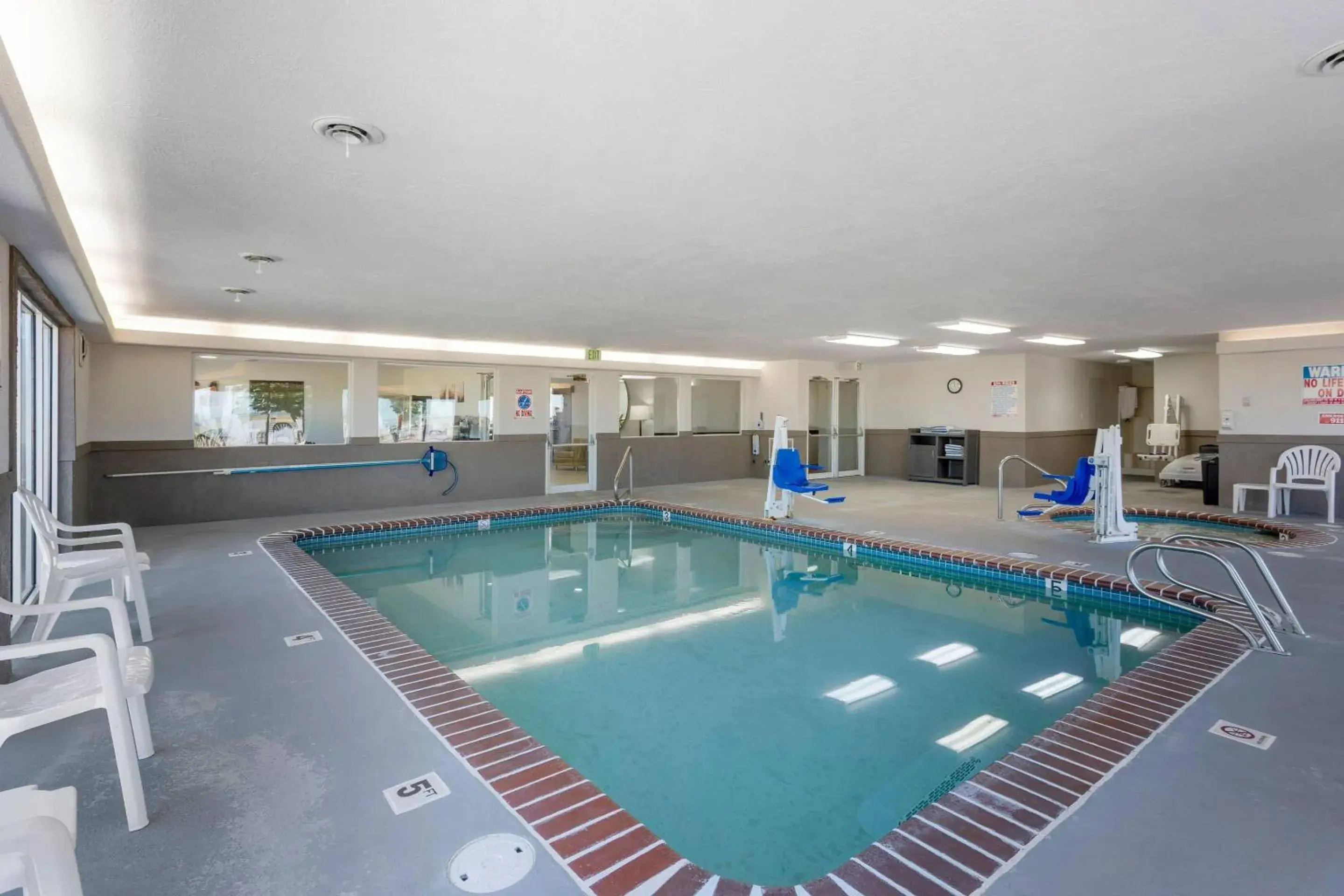 Swimming pool in Quality Inn & Suites Fillmore I-15 Swimming pool in Quality Inn & Suites Fillmore I-15