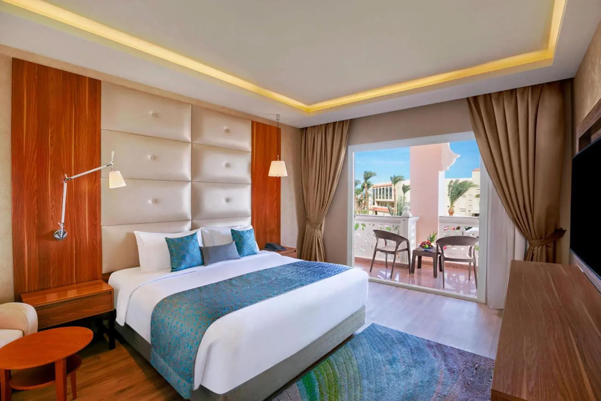 Suite with Sea and Pool View in Pickalbatros Palace - Aqua Park Hurghada Suite with Sea and Pool View in Pickalbatros Palace - Aqua Park Hurghada