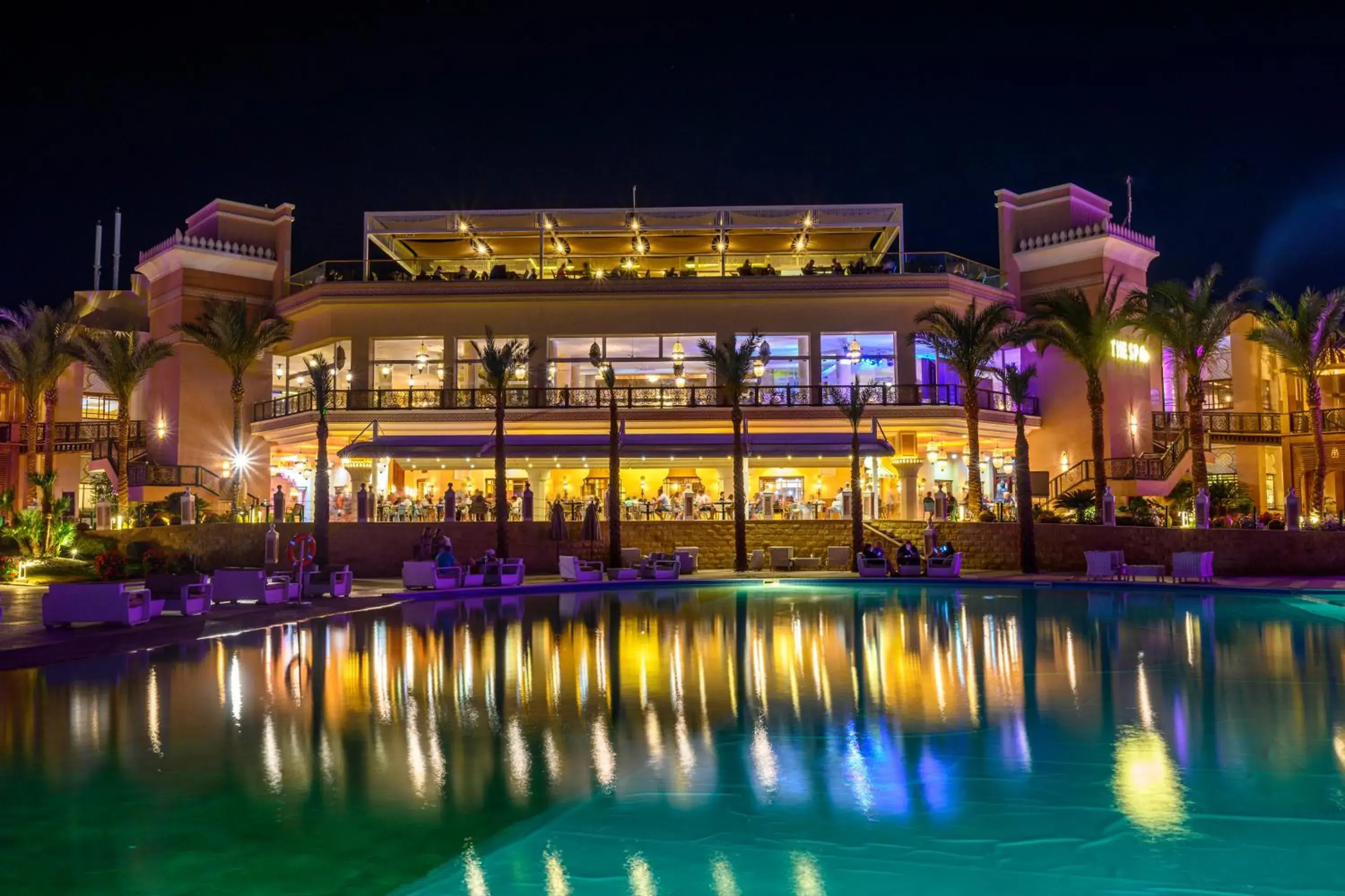 Swimming pool in Pickalbatros Palace - Aqua Park Hurghada Swimming pool in Pickalbatros Palace - Aqua Park Hurghada