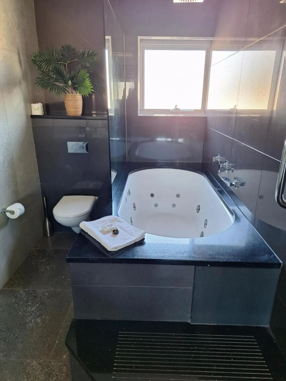 Honeysuckle Executive Apartments