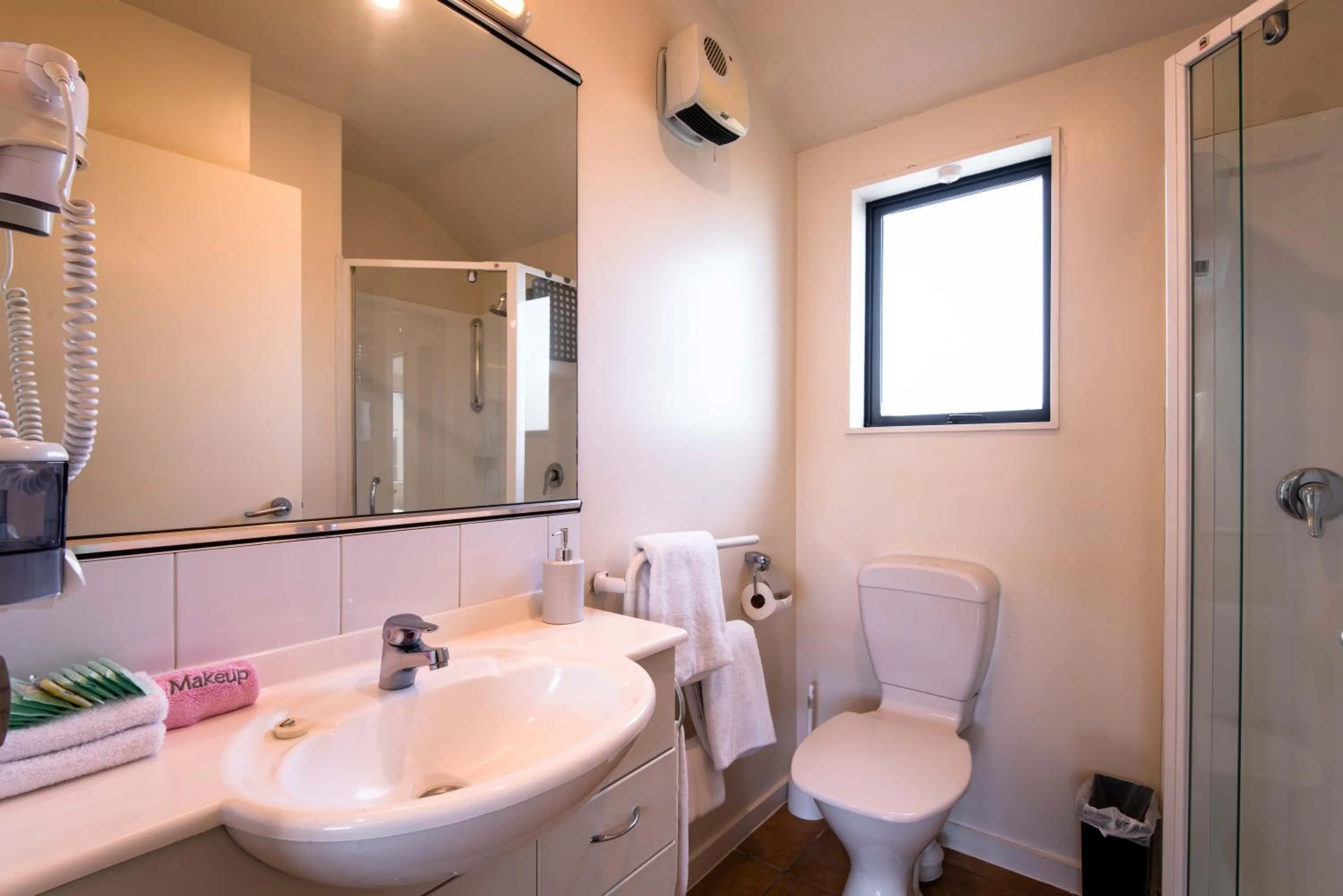 Shower in 298 Westside Motor Lodge