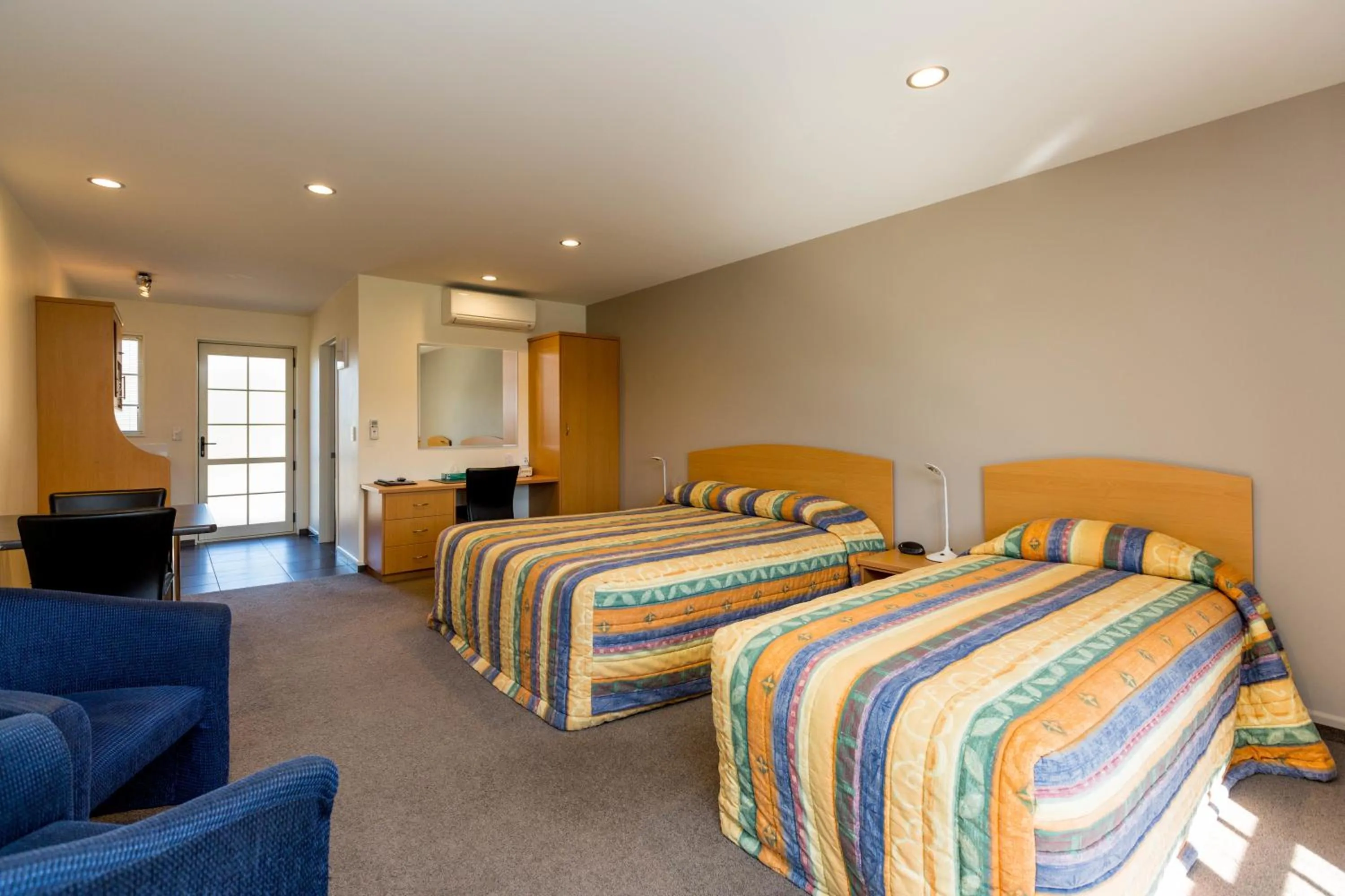 Living room, Bed in Aspen Court Motel Taihape