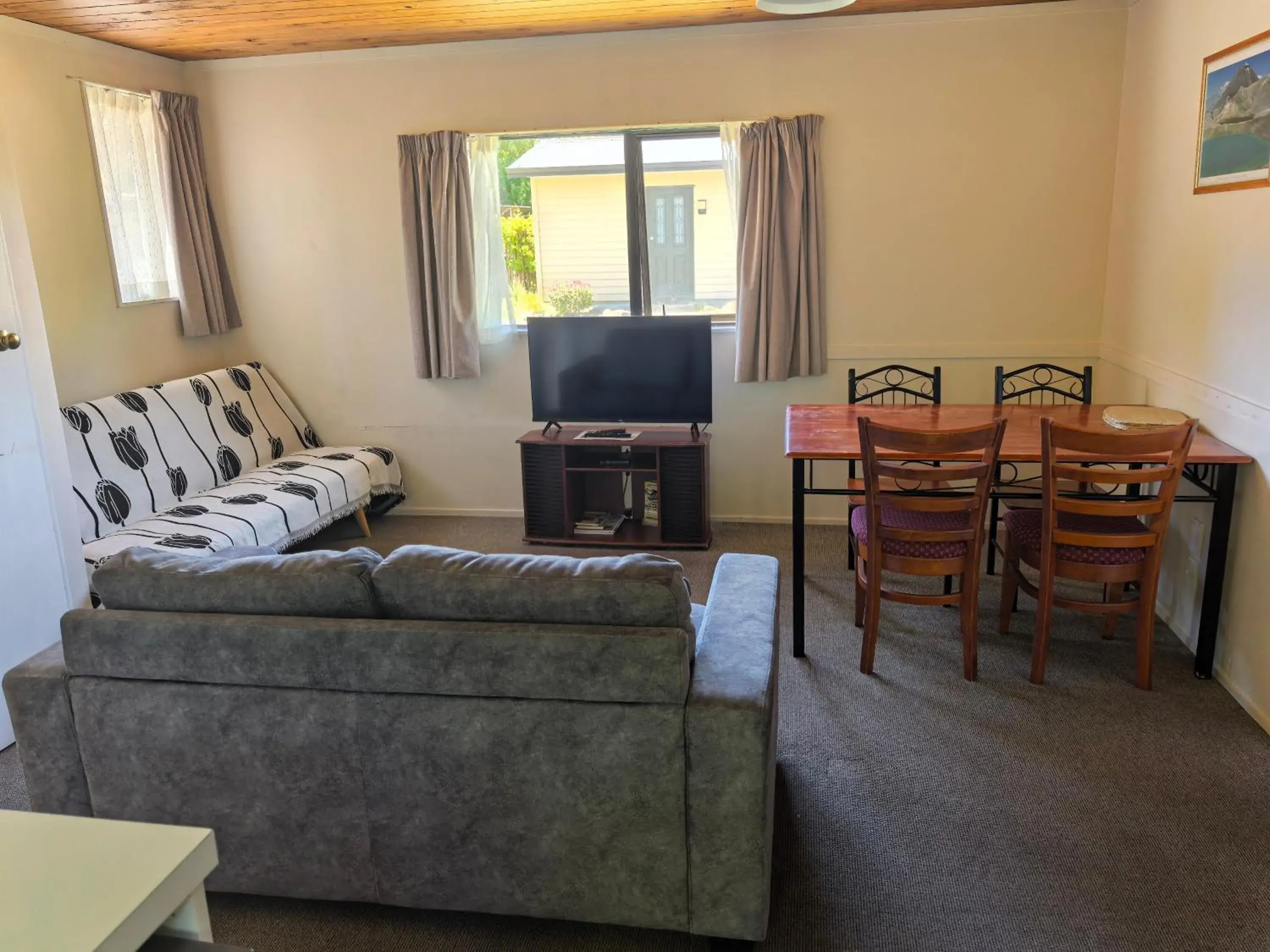 Lounge or bar in Judges Pool Motel Turangi Lounge or bar in Judges Pool Motel Turangi