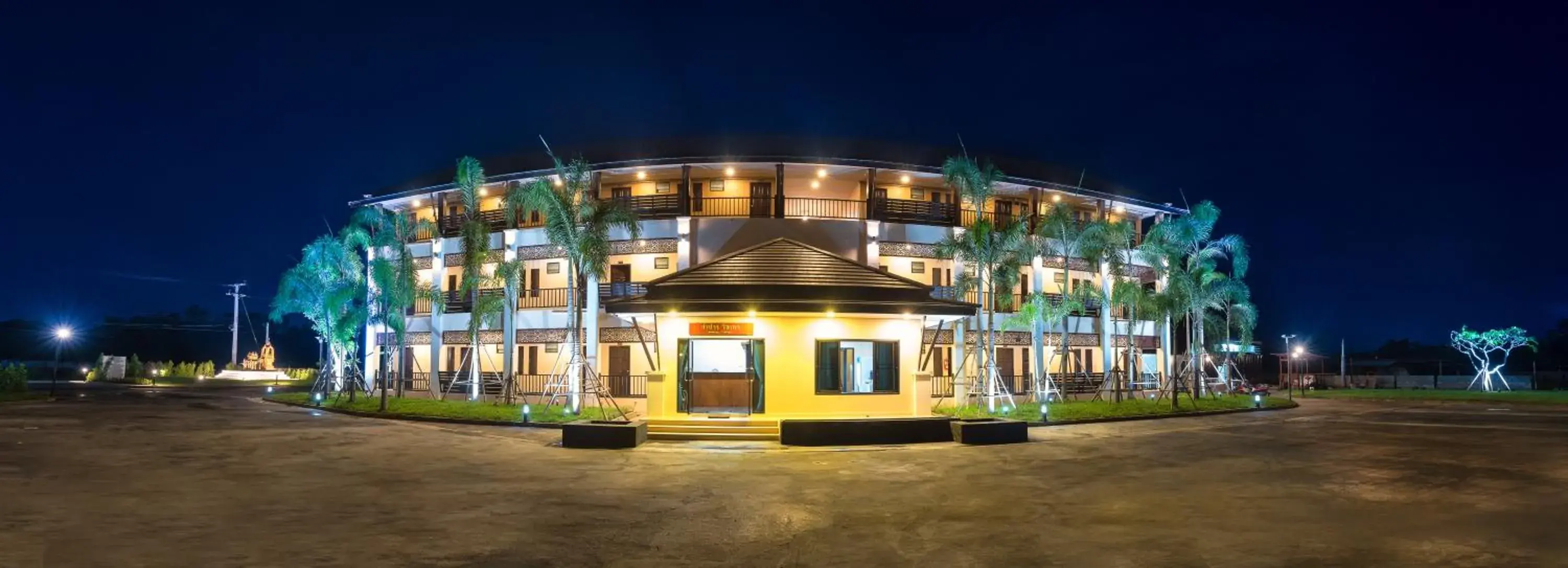 Facade/entrance in Lampang Vintage Facade/entrance in Lampang Vintage