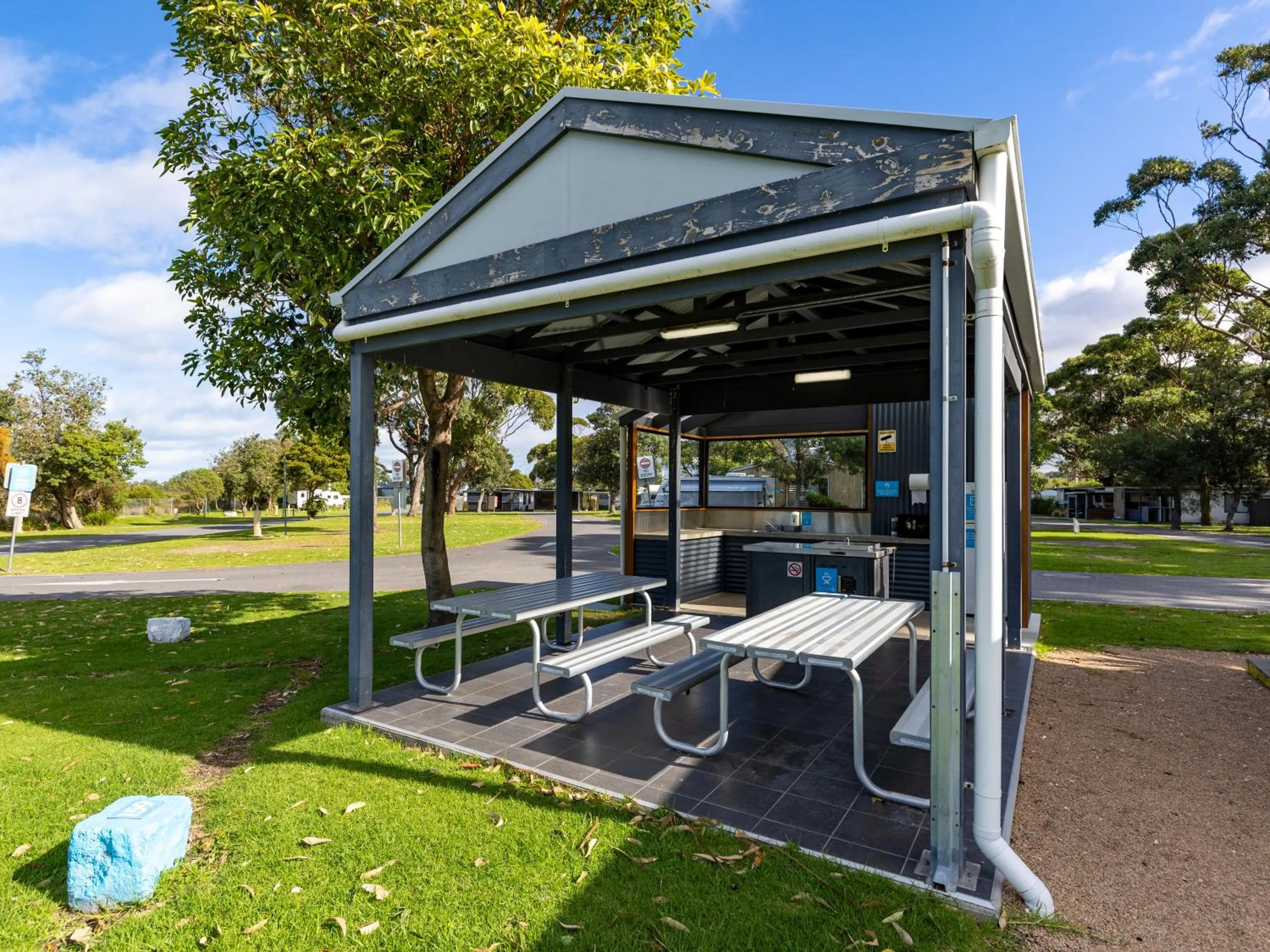 BBQ facilities in NRMA Eastern Beach Holiday Park