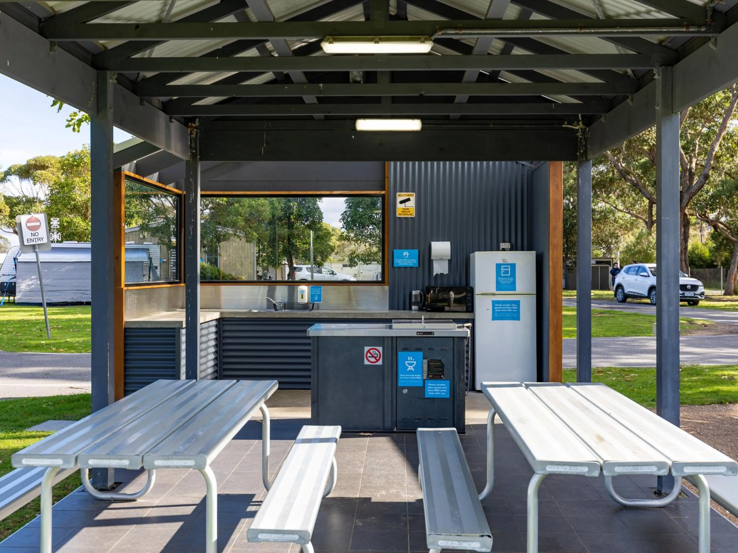 BBQ facilities in NRMA Eastern Beach Holiday Park