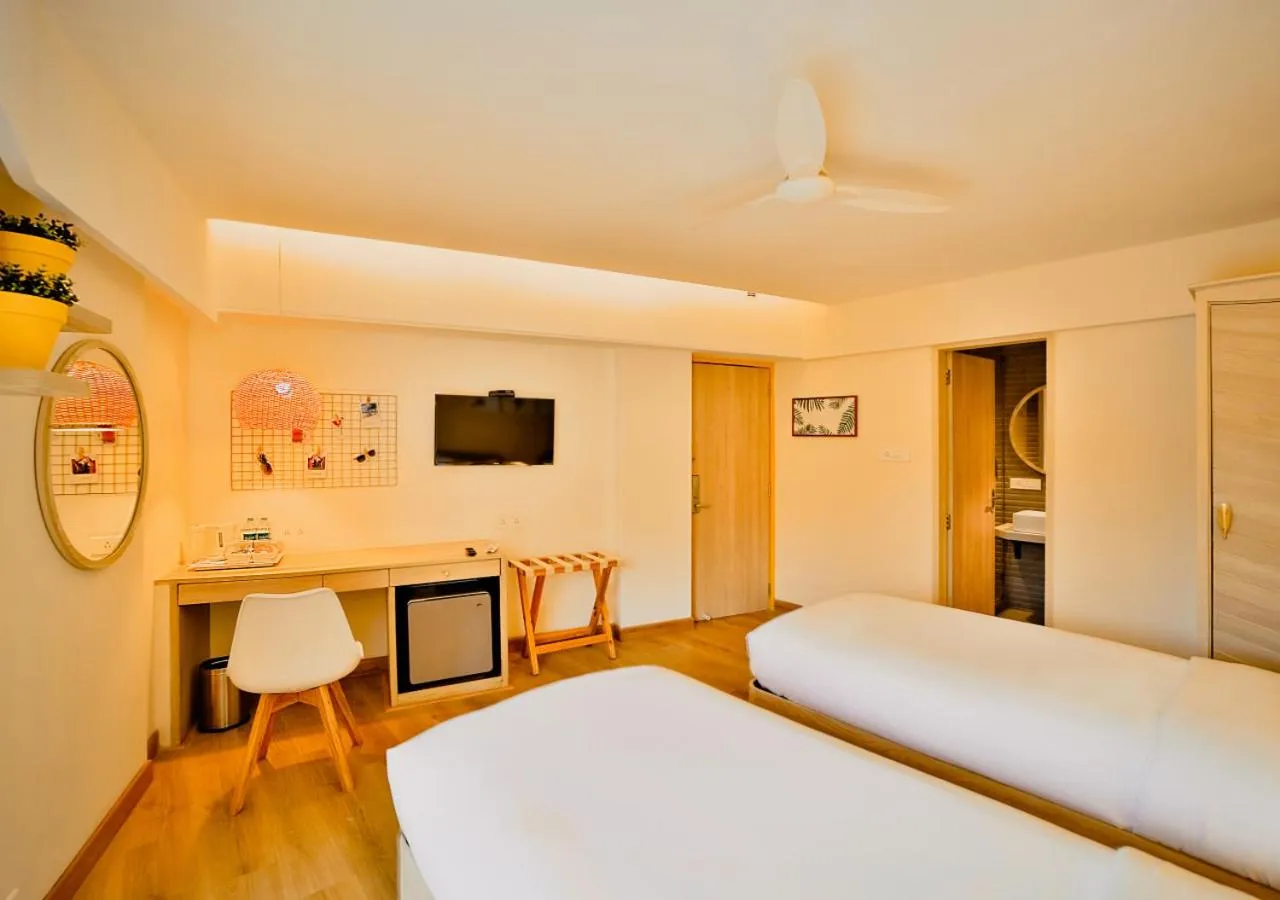 Bedroom, Bed in Bloom Hotel - Juhu