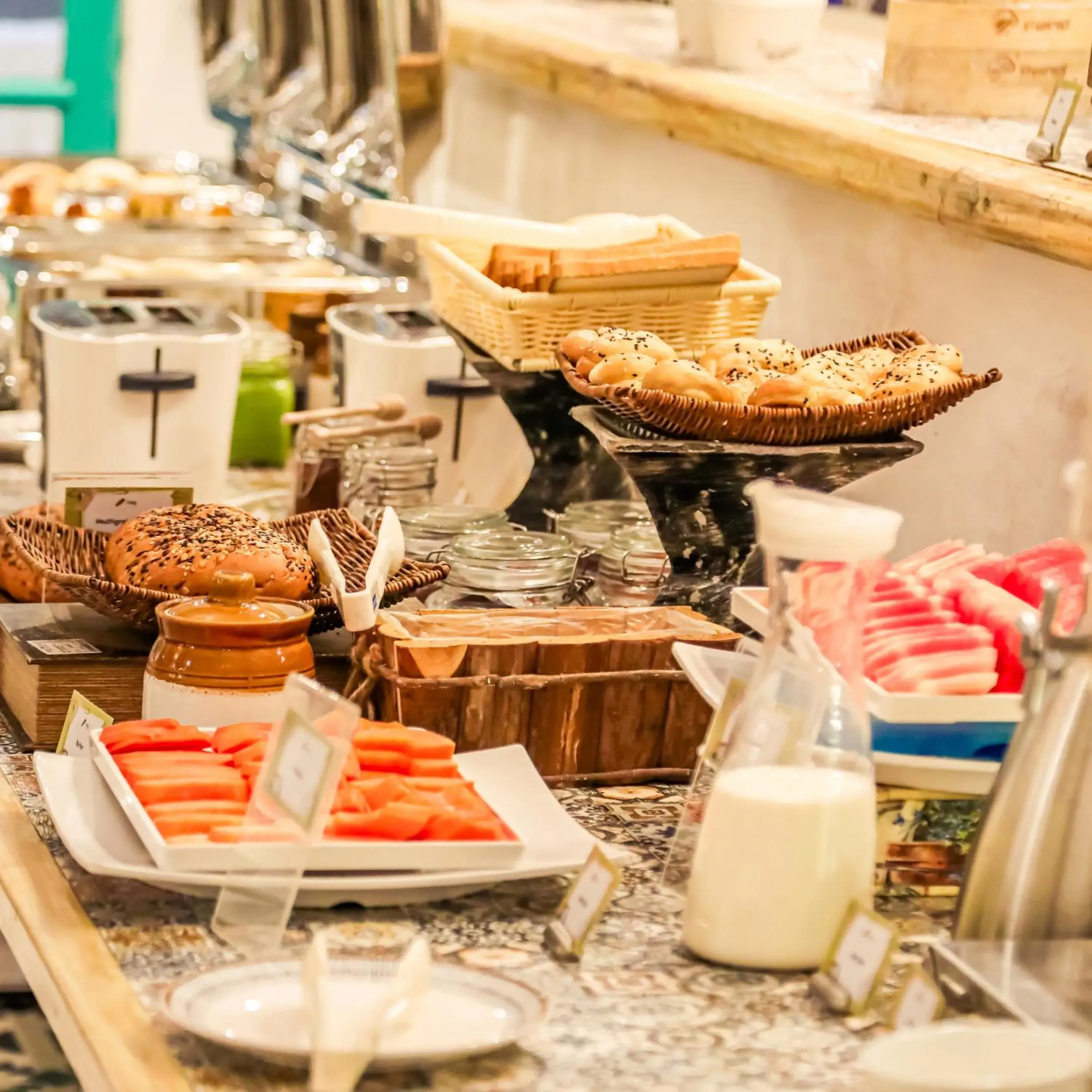 Restaurant/places to eat in Bloom Hotel - Juhu Restaurant/places to eat in Bloom Hotel - Juhu