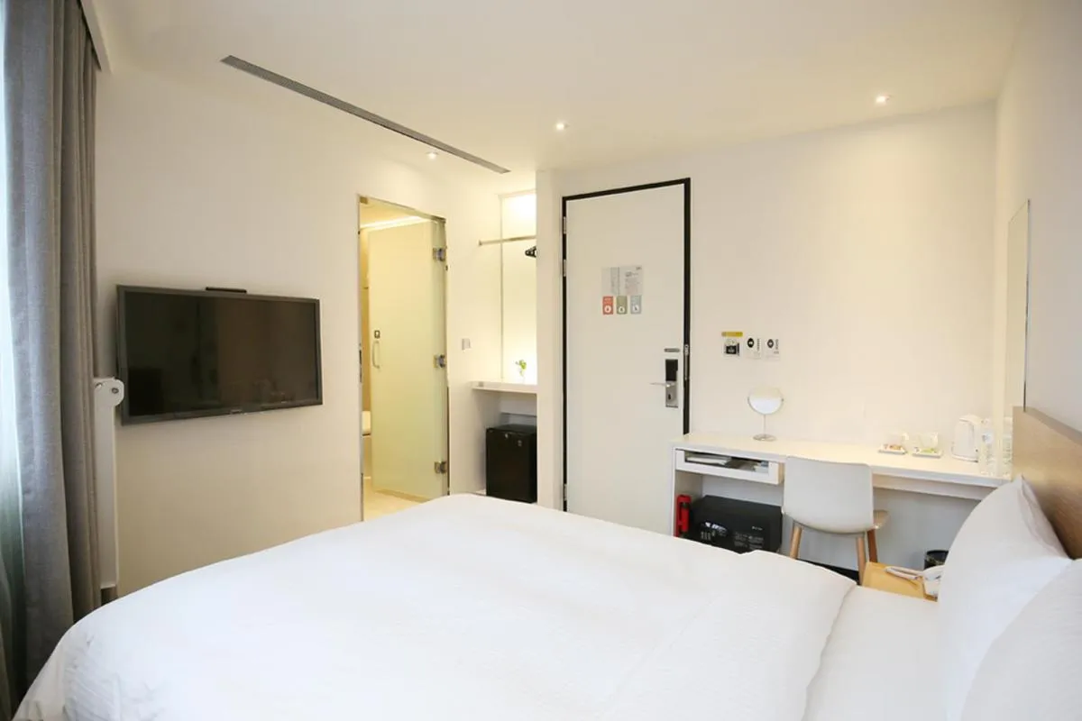 Photo of the whole room, Bed in CityInn Hotel Plus - Ximending Branch