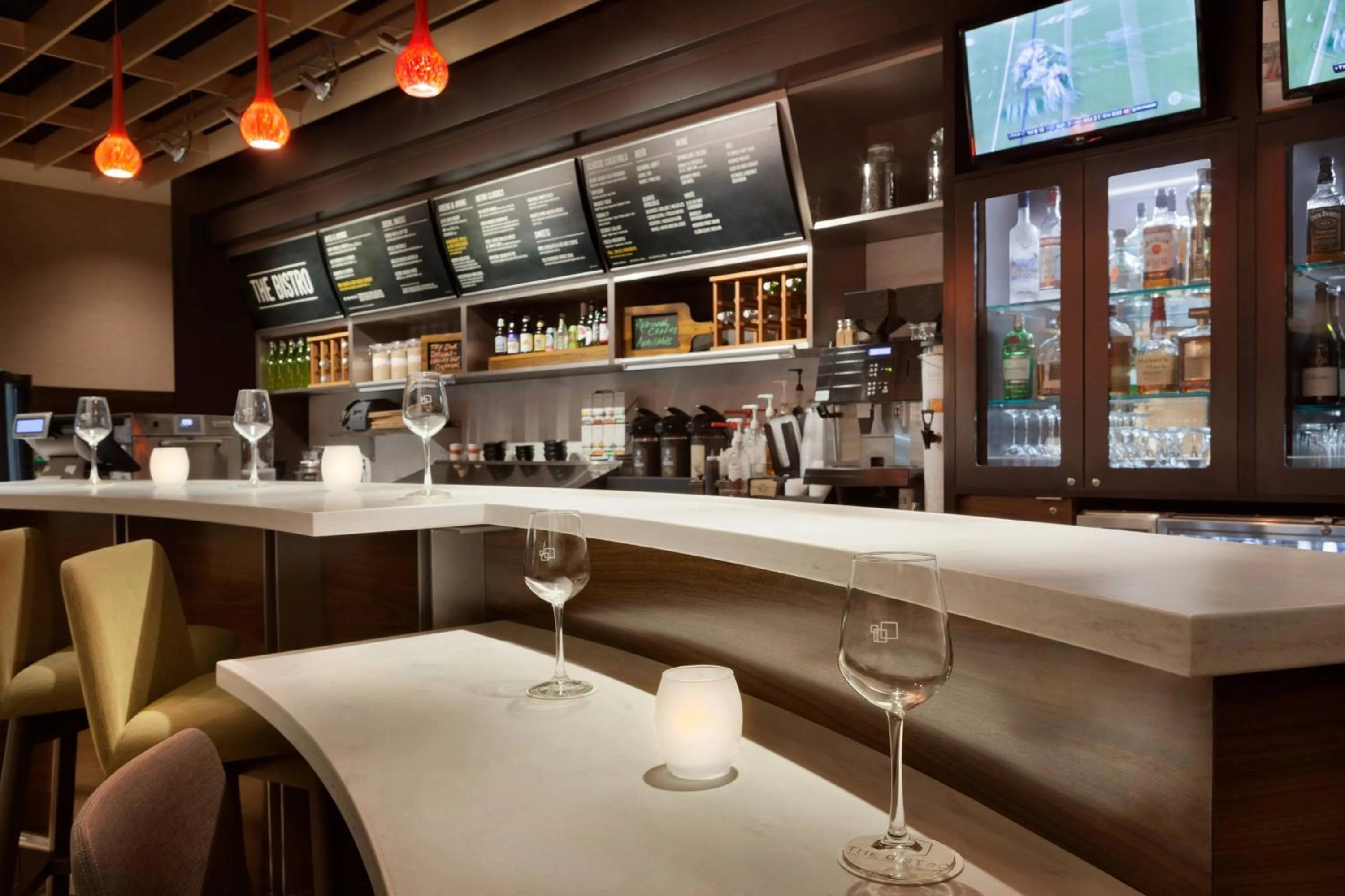 Restaurant/places to eat in Courtyard by Marriott Boston Dedham/Westwood