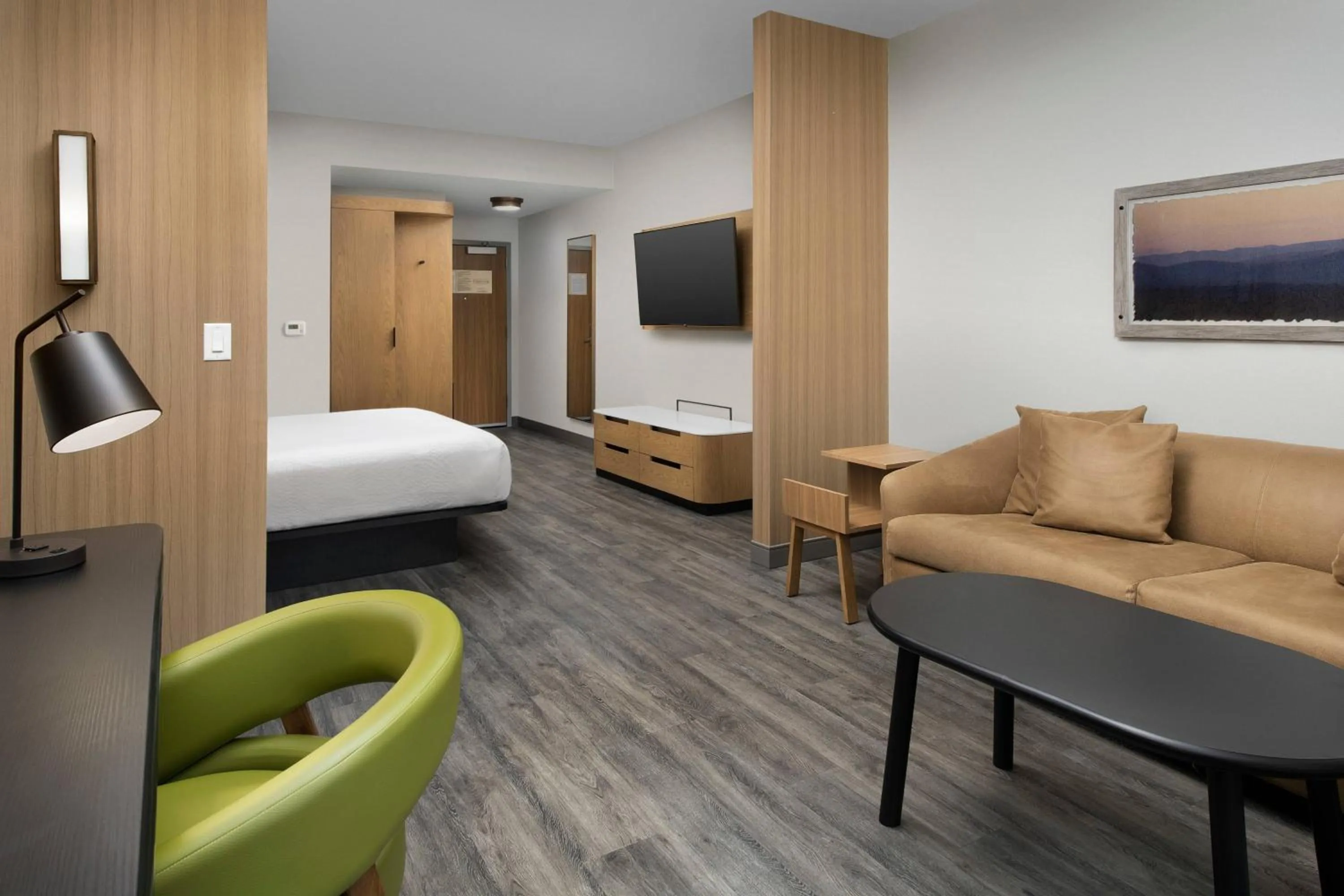 Photo of the whole room, Bed in Fairfield Inn & Suites by Marriott Gainesville I-75