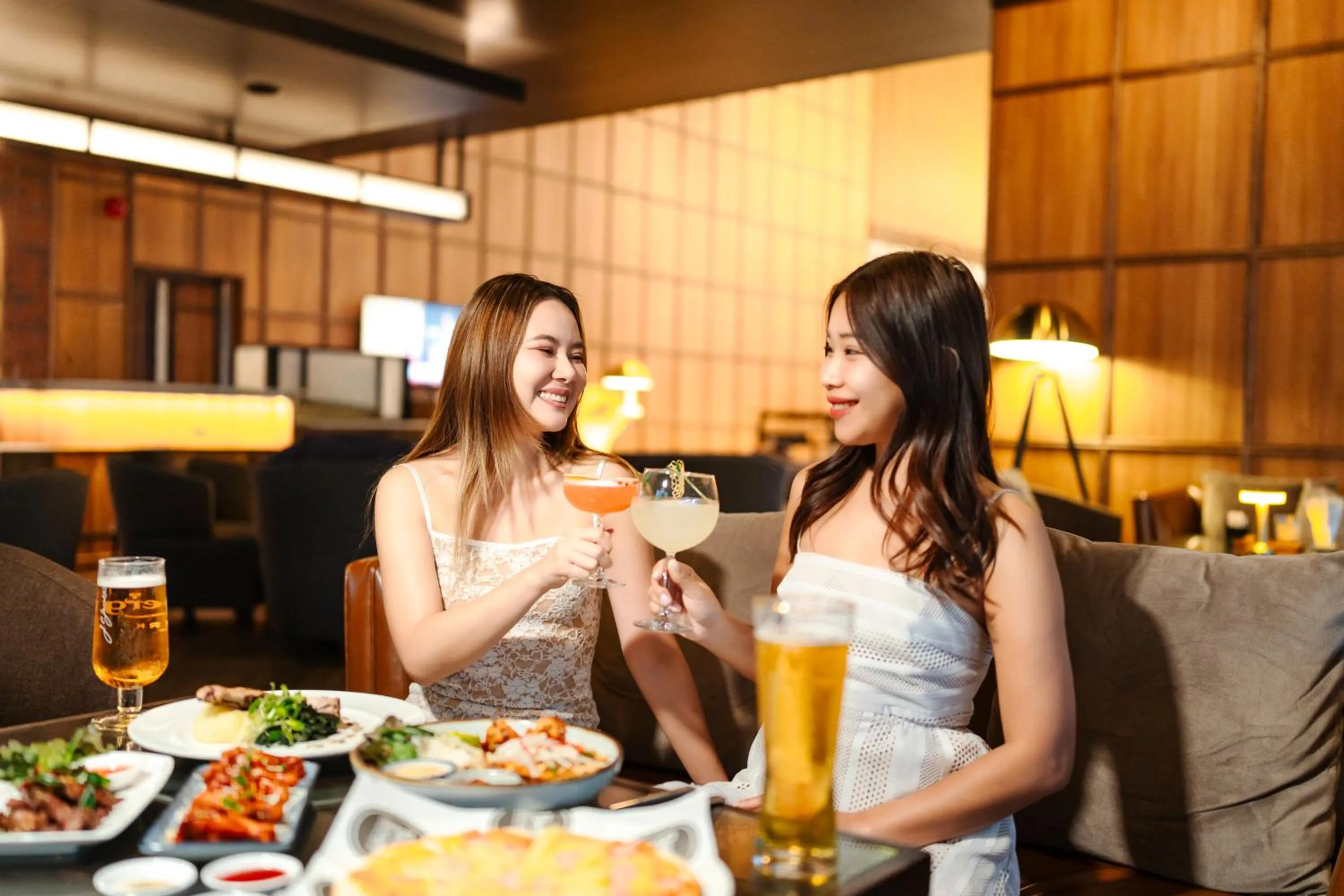 Lounge or bar in Four Points by Sheraton Bangkok Ploenchit Sukhumvit