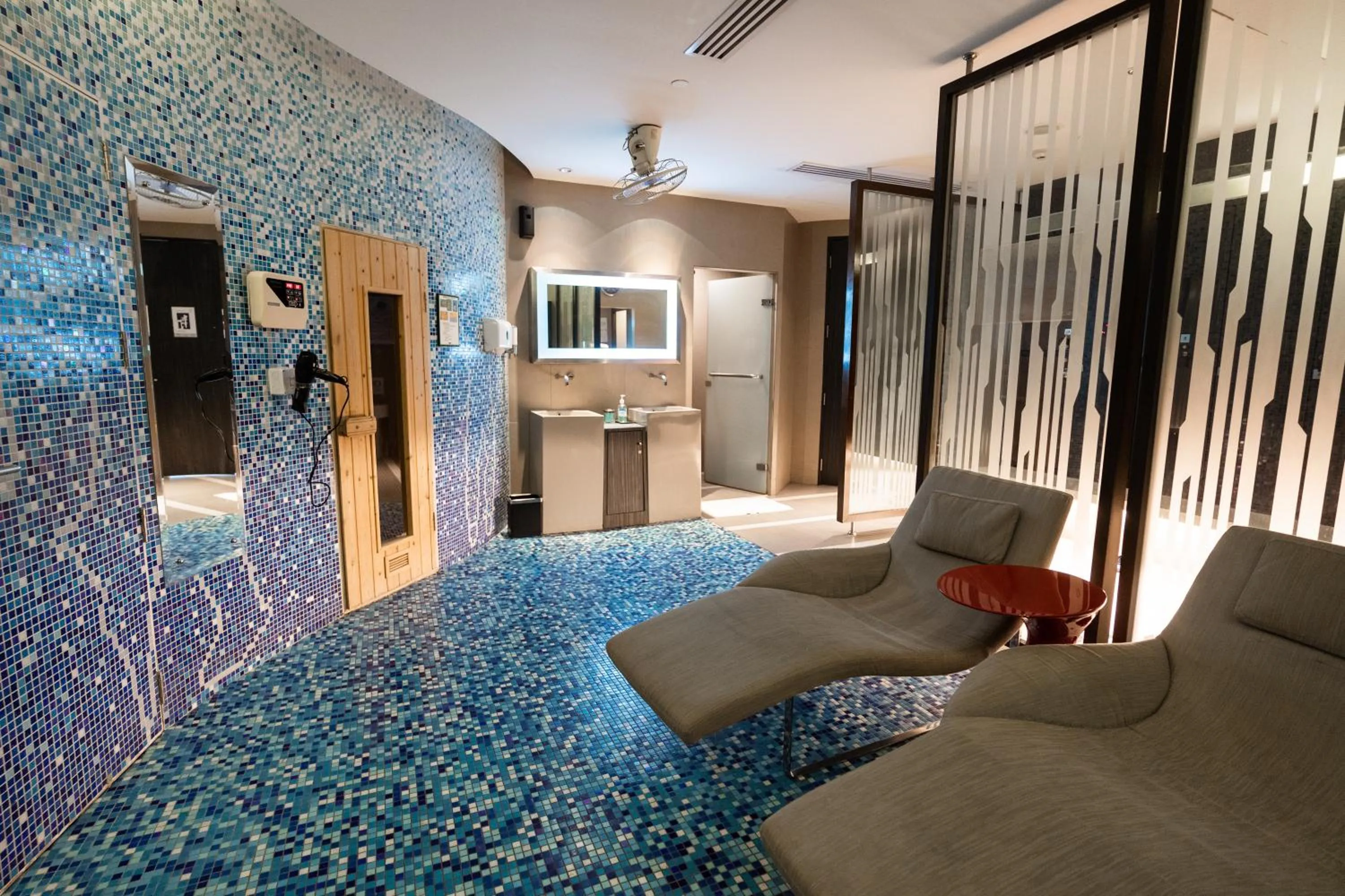 Swimming pool in Four Points by Sheraton Bangkok Ploenchit Sukhumvit