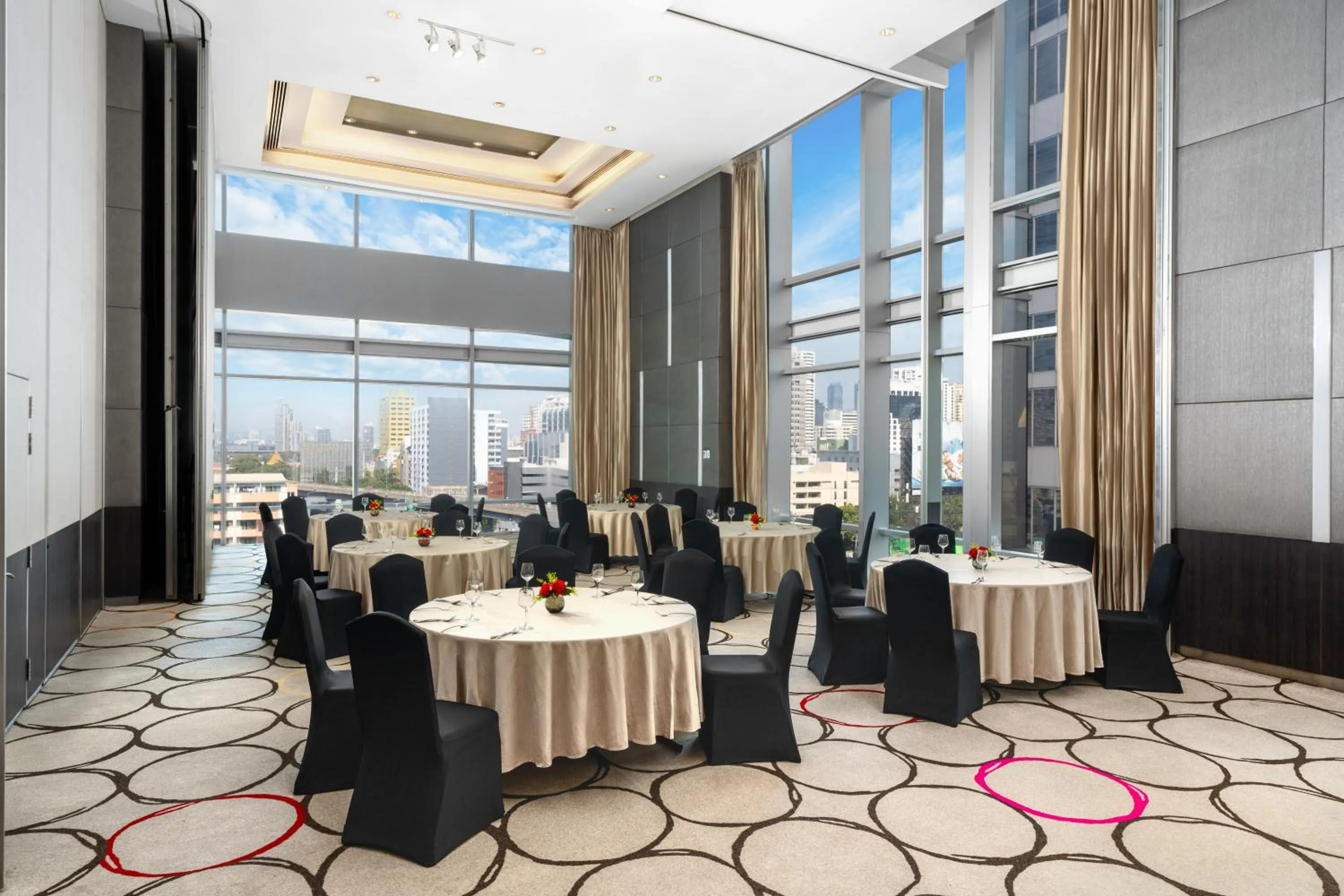 Meeting/conference room in Four Points by Sheraton Bangkok Ploenchit Sukhumvit