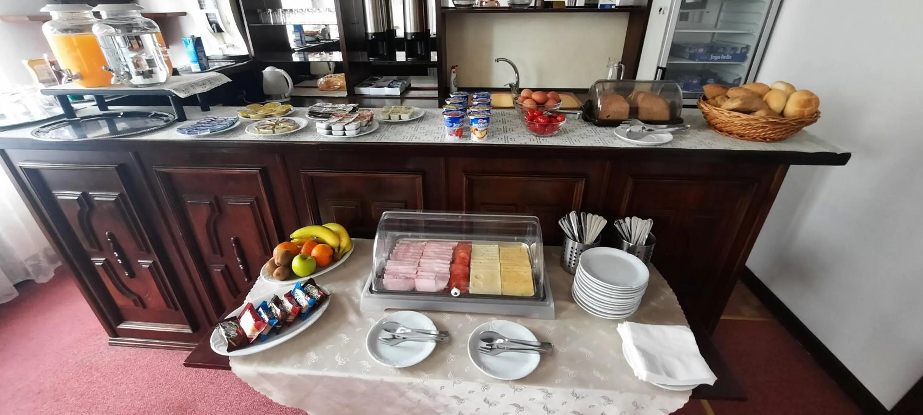 Continental breakfast in Hotel Excellent