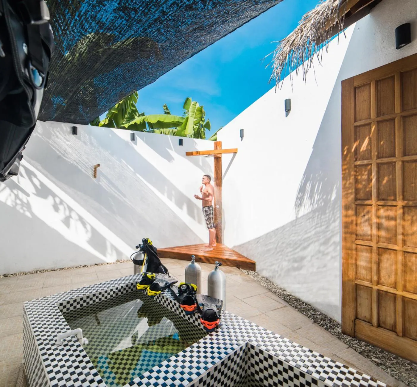 Diving in WAVE SOUND by 3S Maldives