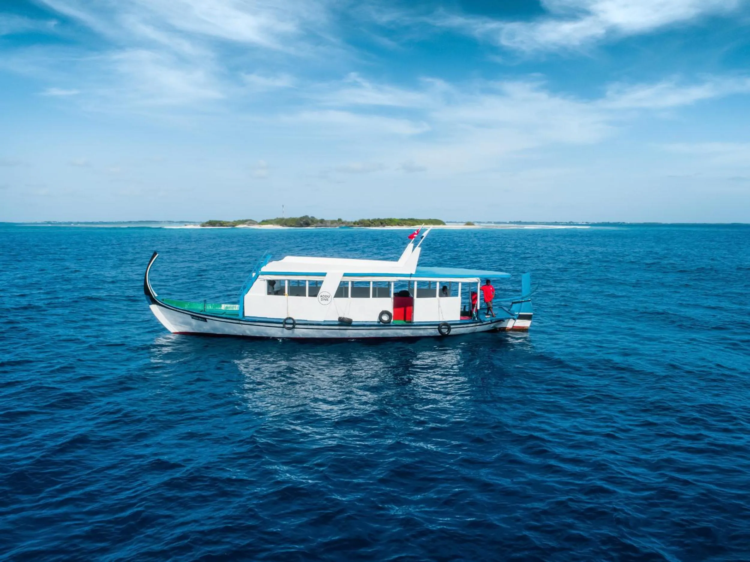 Fishing in WAVE SOUND by 3S Maldives