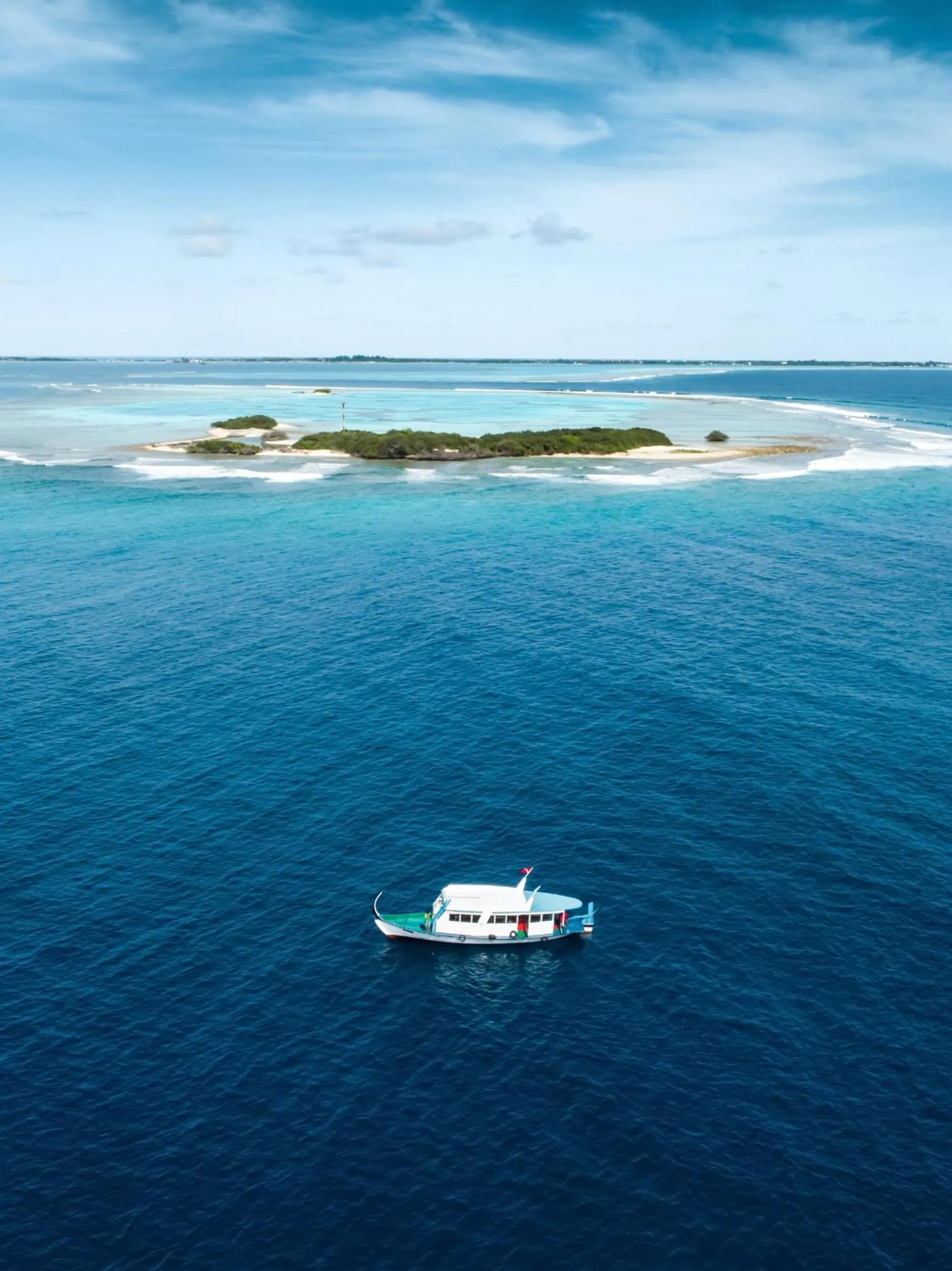 Fishing in WAVE SOUND by 3S Maldives