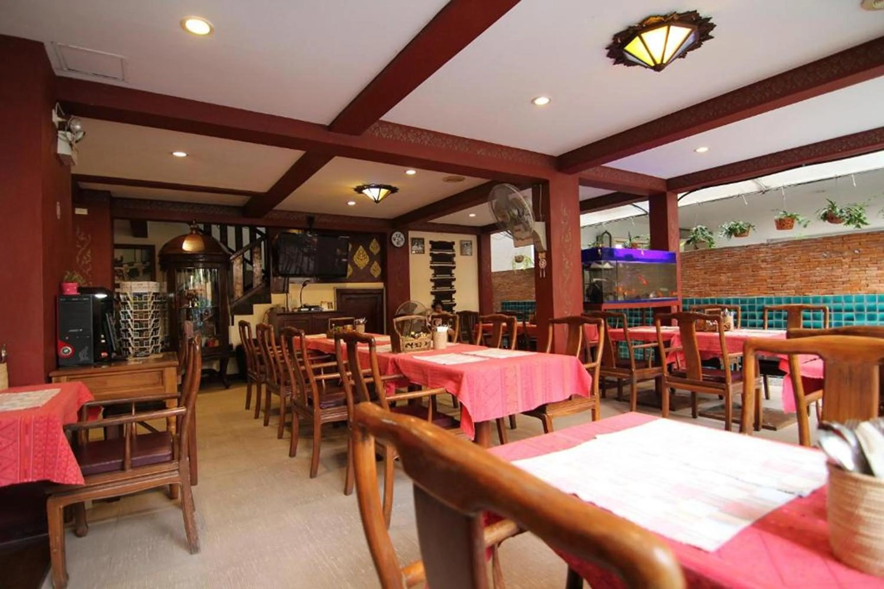 Restaurant/places to eat in SK House 2