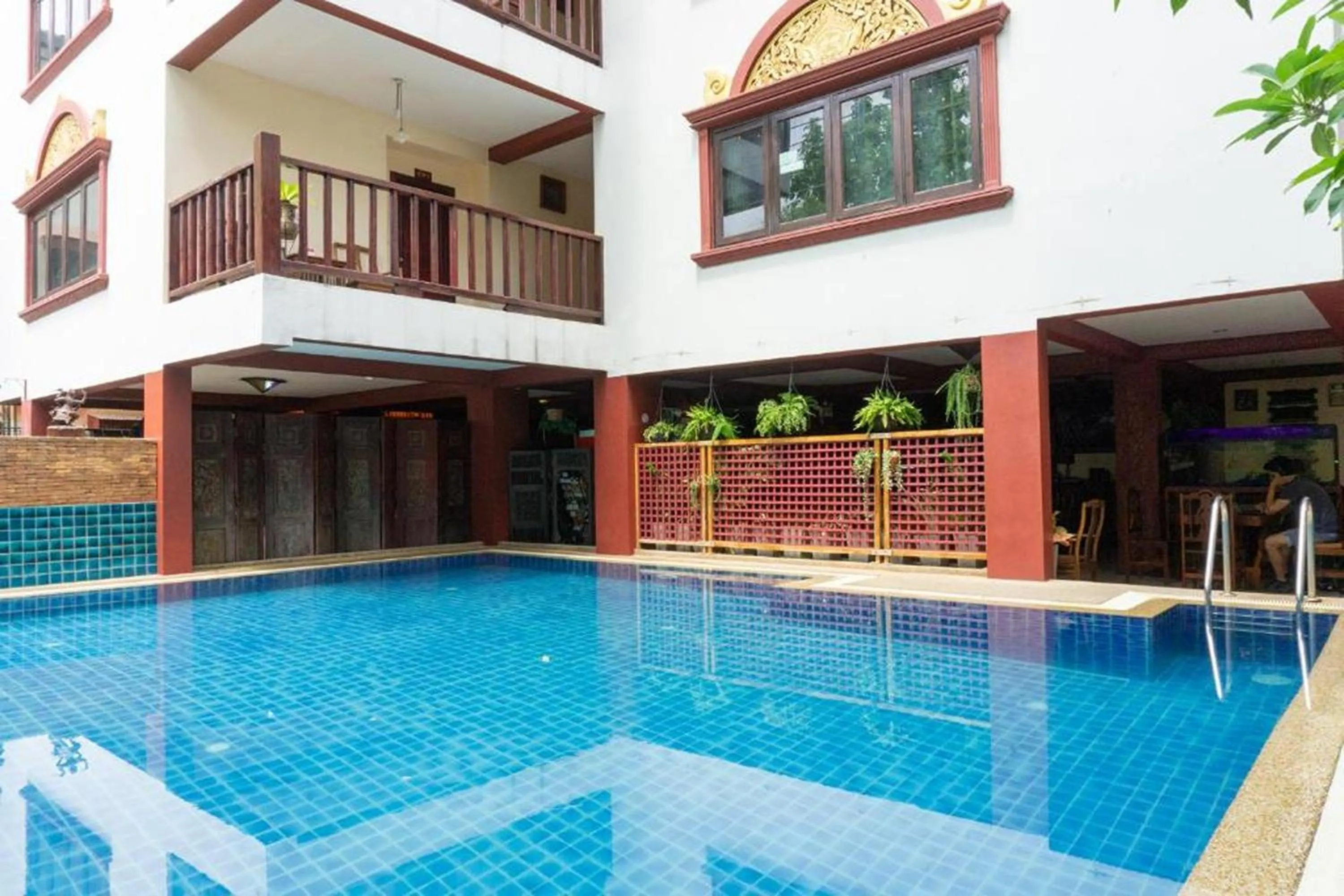 Swimming pool in SK House 2