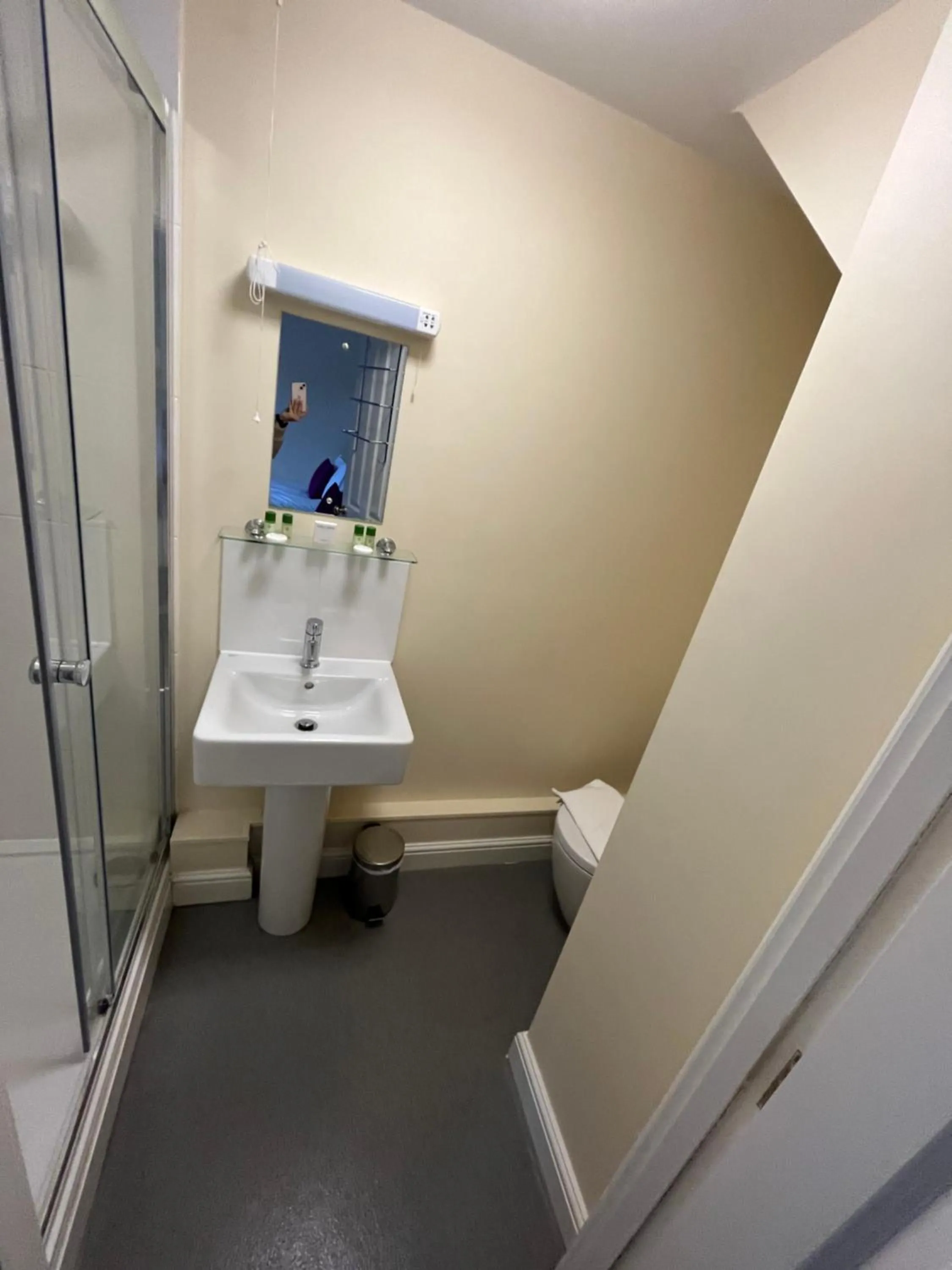 Bathroom in The Swan @Old Stratford