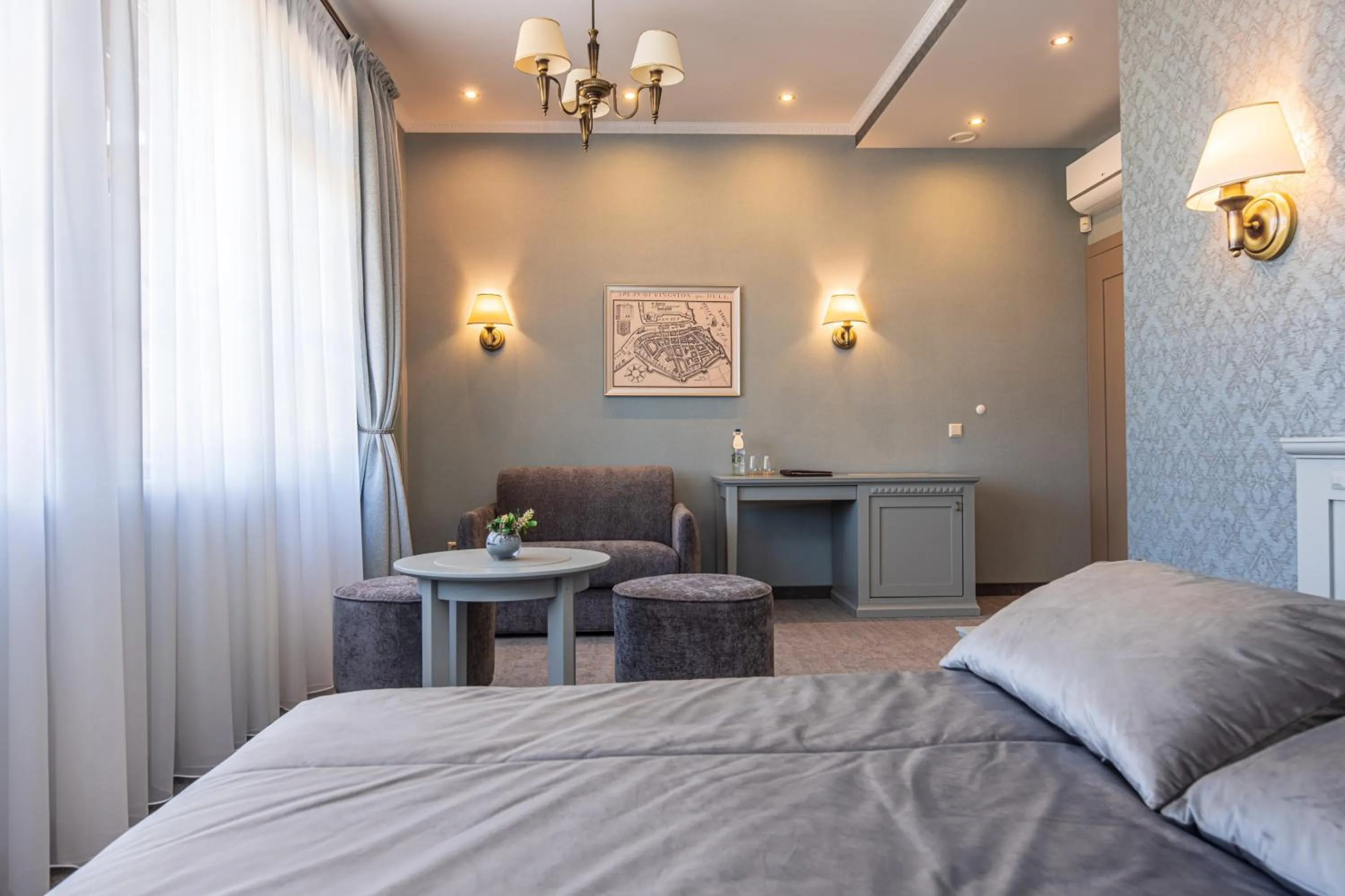 Bed in Senoji Hansa Hotel